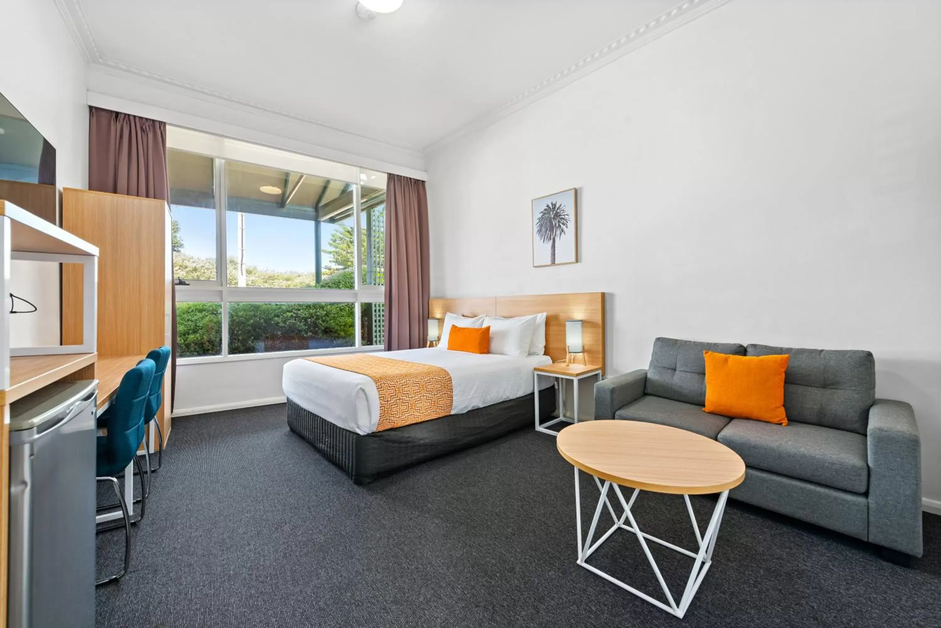 Photo of the whole room in Comfort Inn & Suites Lakes Entrance