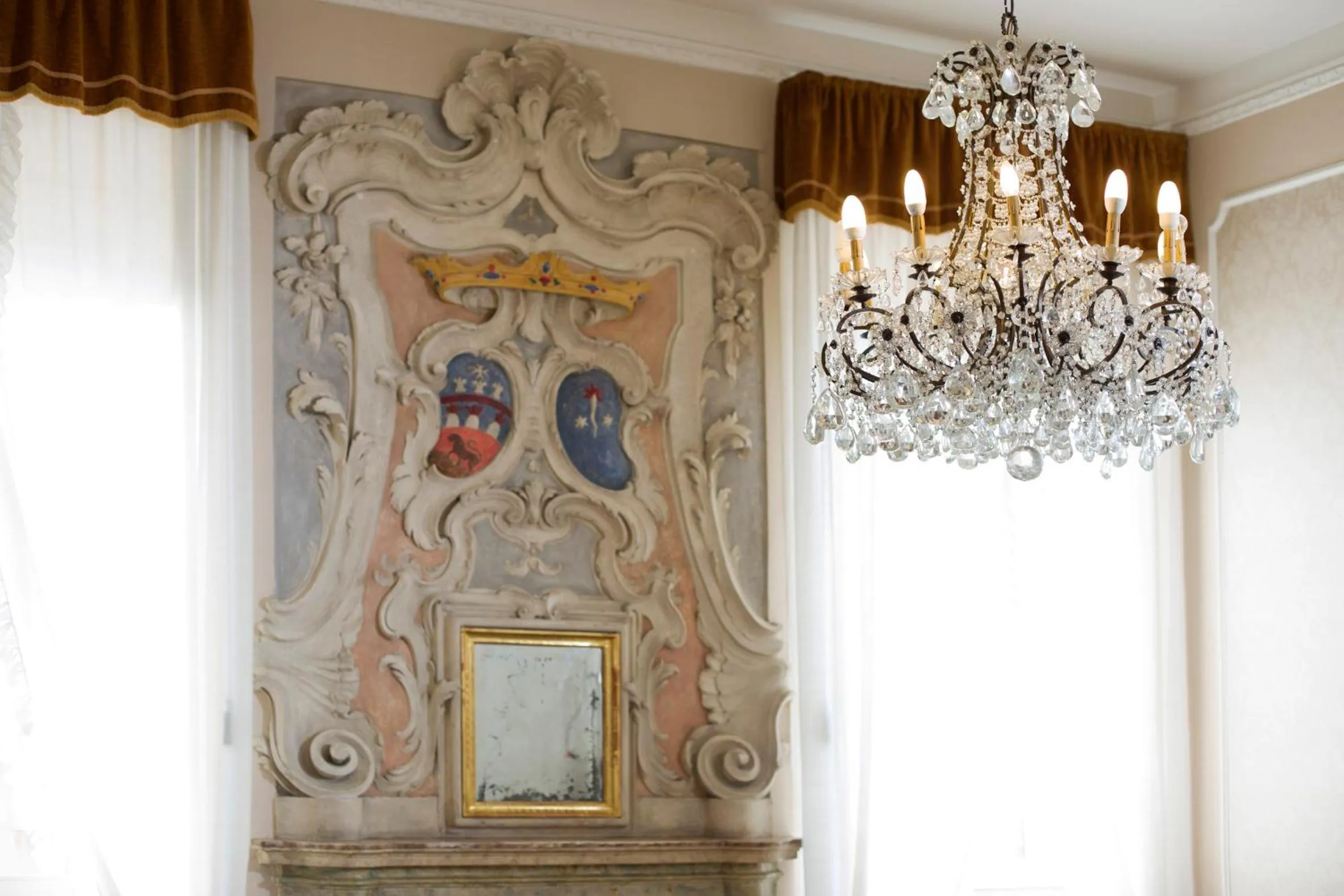 Decorative detail in Hotel Ristorante Ala d'Oro