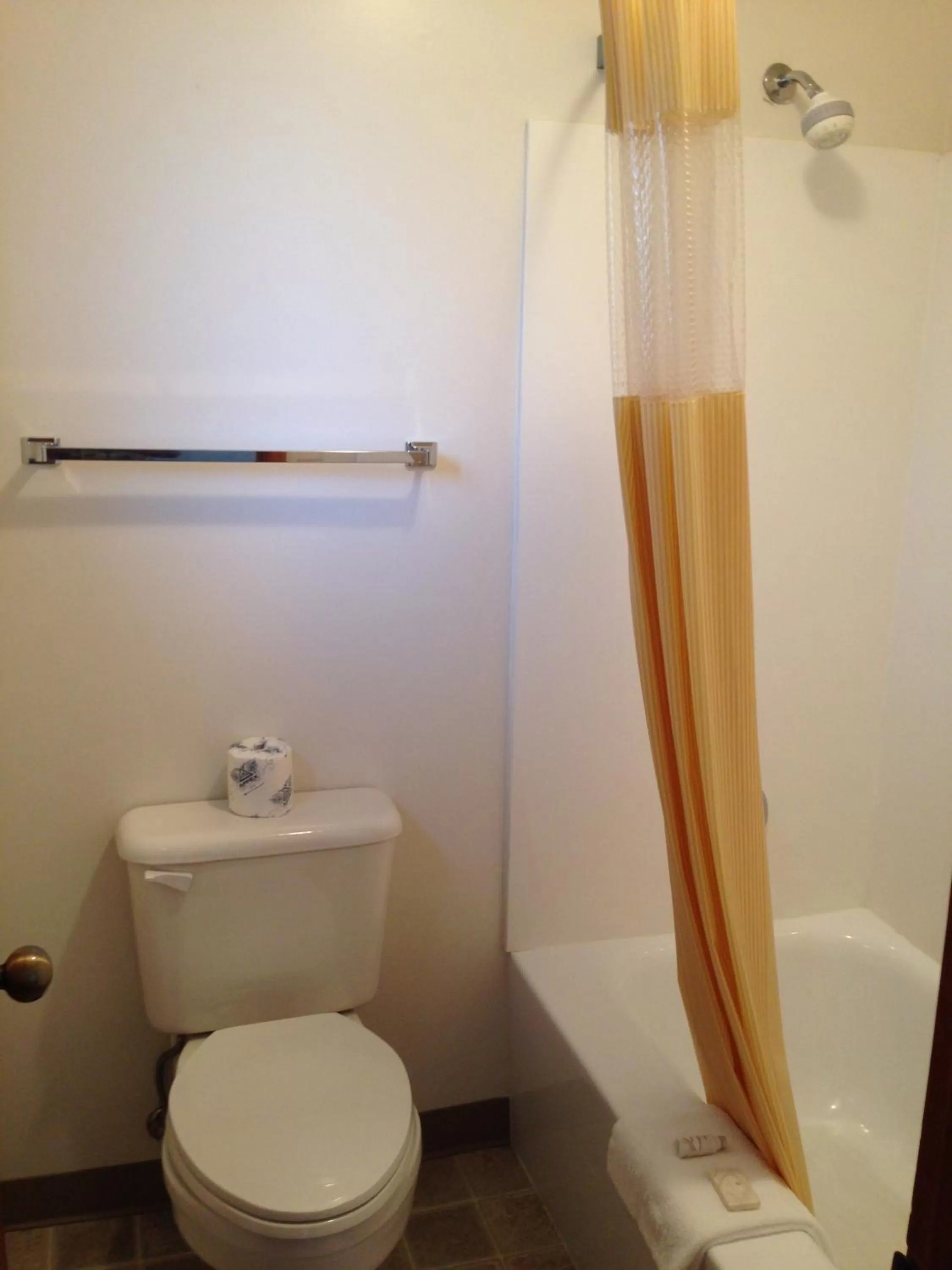 Bathroom in Range Country Lodging