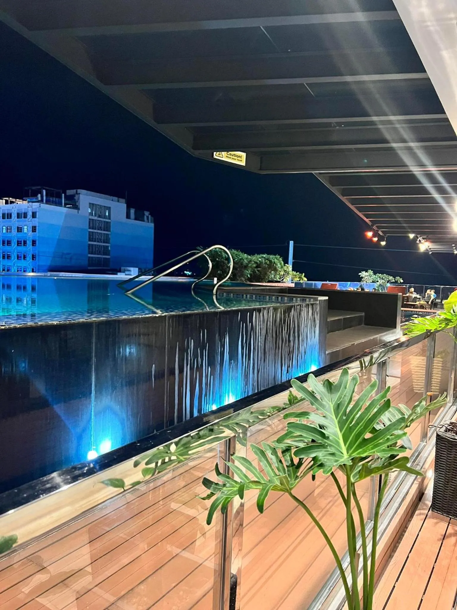 Night in Best Western Plus Metro Clark