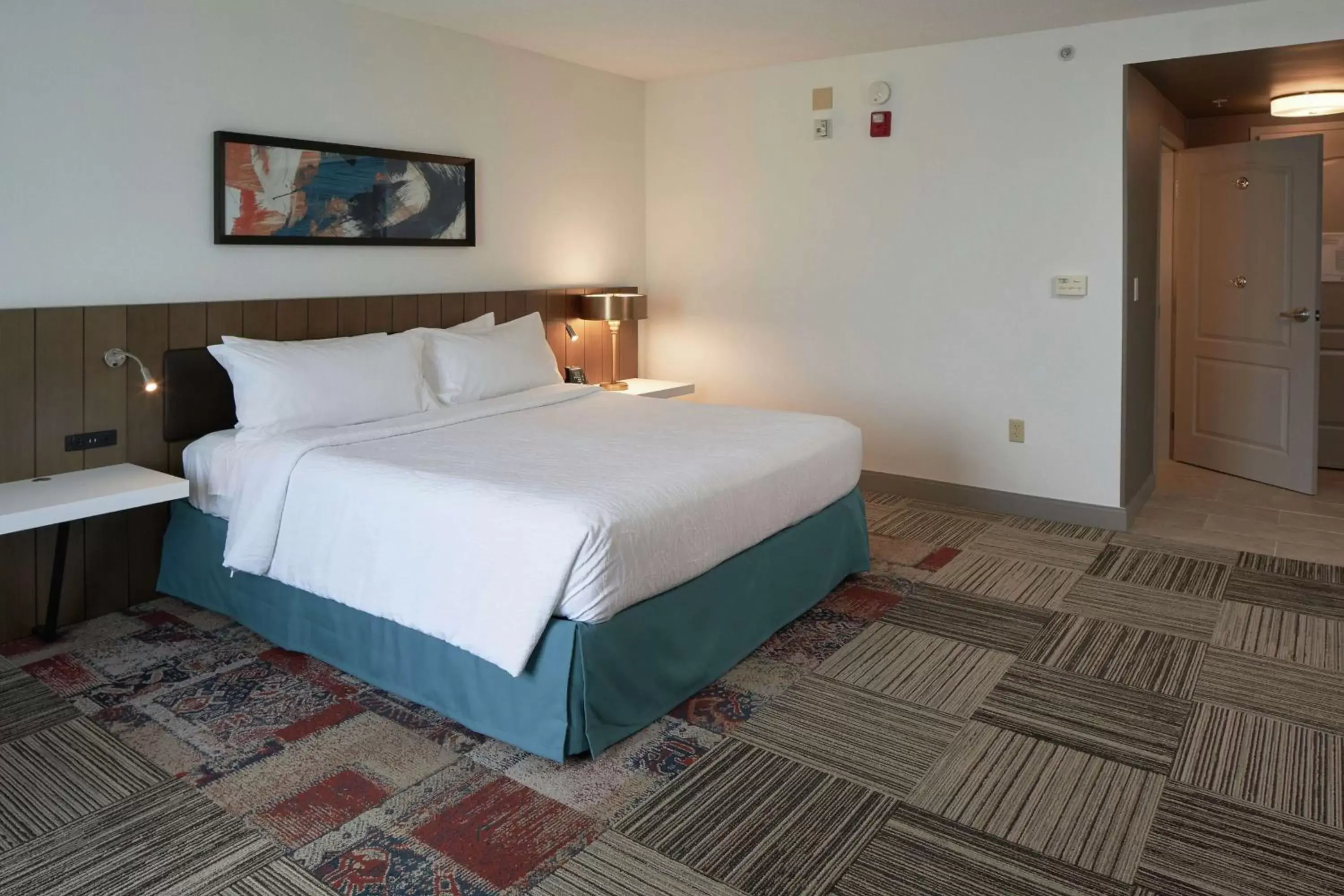 Bed in Hilton Garden Inn Evansville