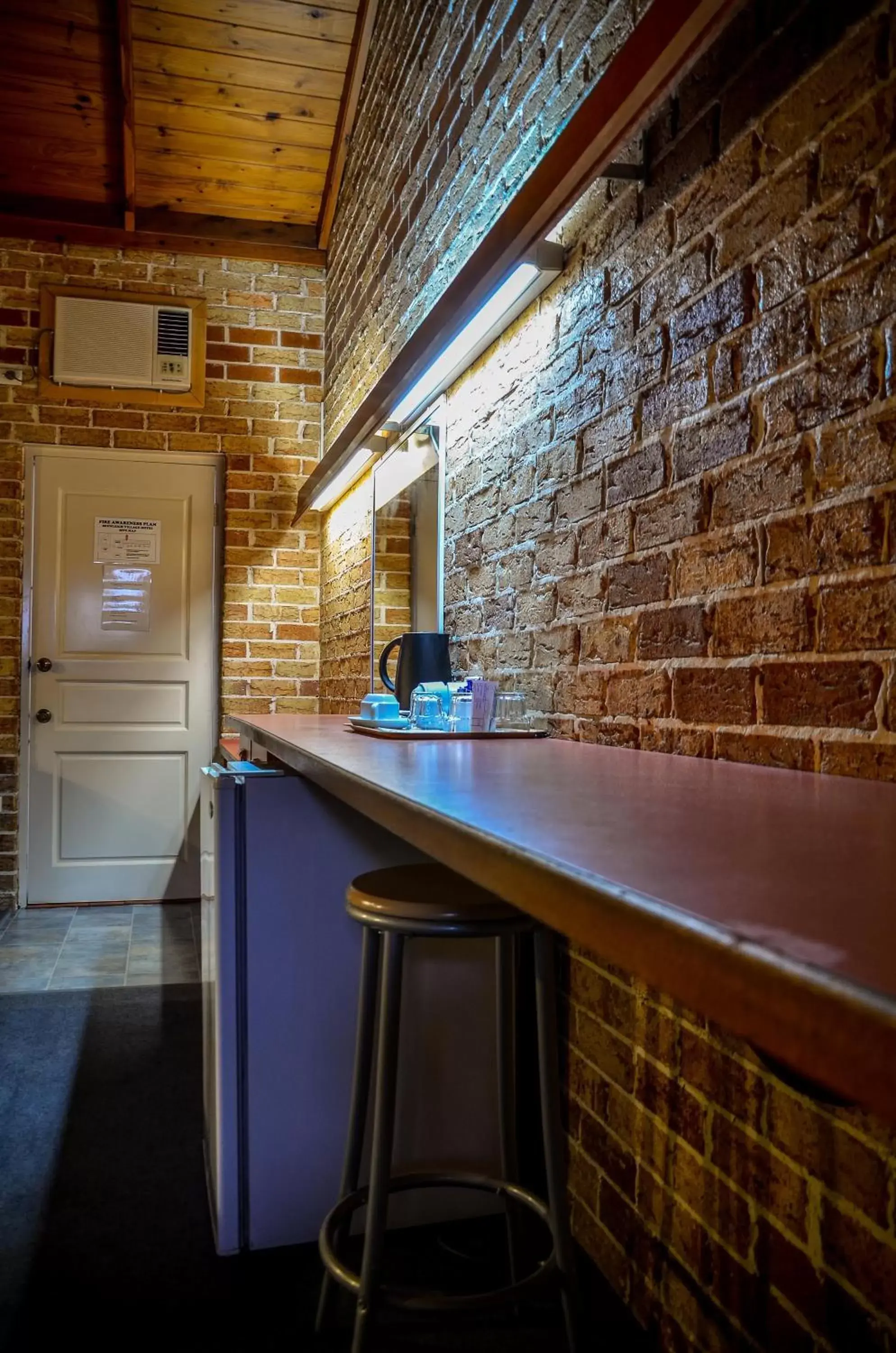 Decorative detail, Kitchen/Kitchenette in Beenleigh Village Motel