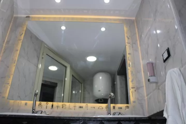 Bathroom in Hostel Sunset Down town