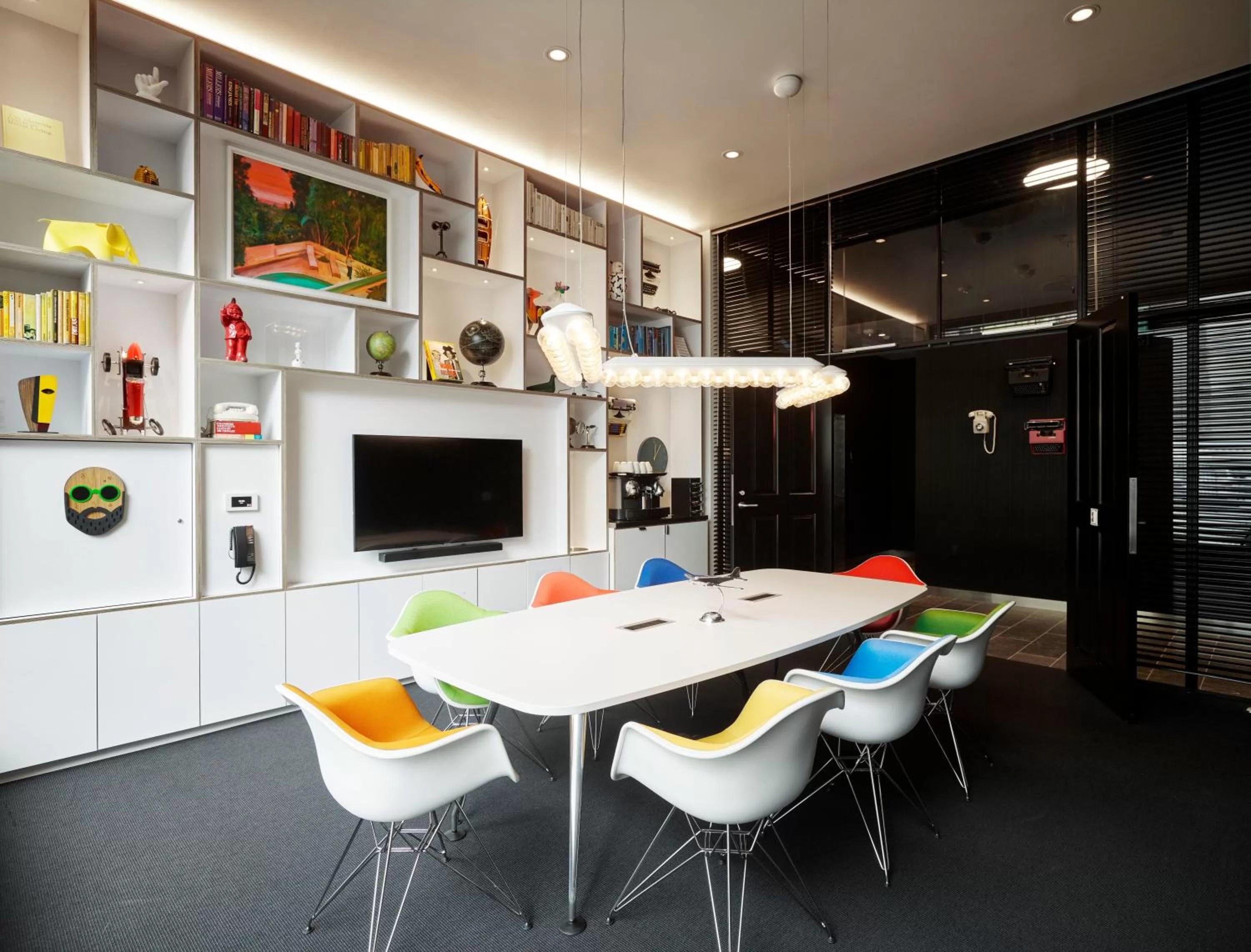 Meeting/conference room in citizenM Los Angeles Downtown