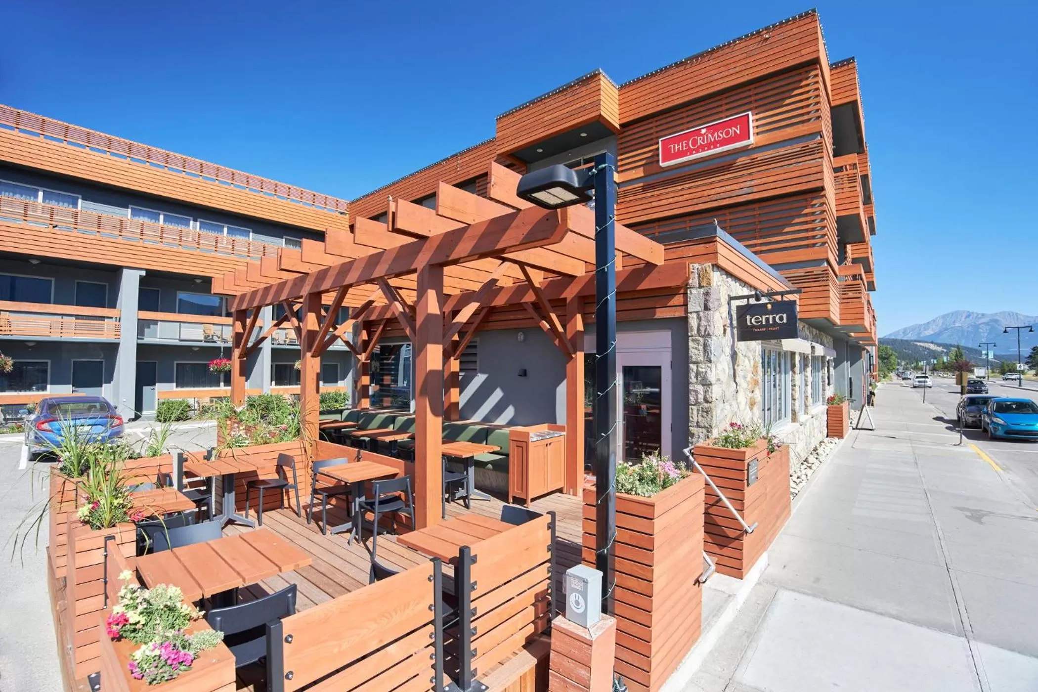 Restaurant/places to eat in The Crimson Jasper