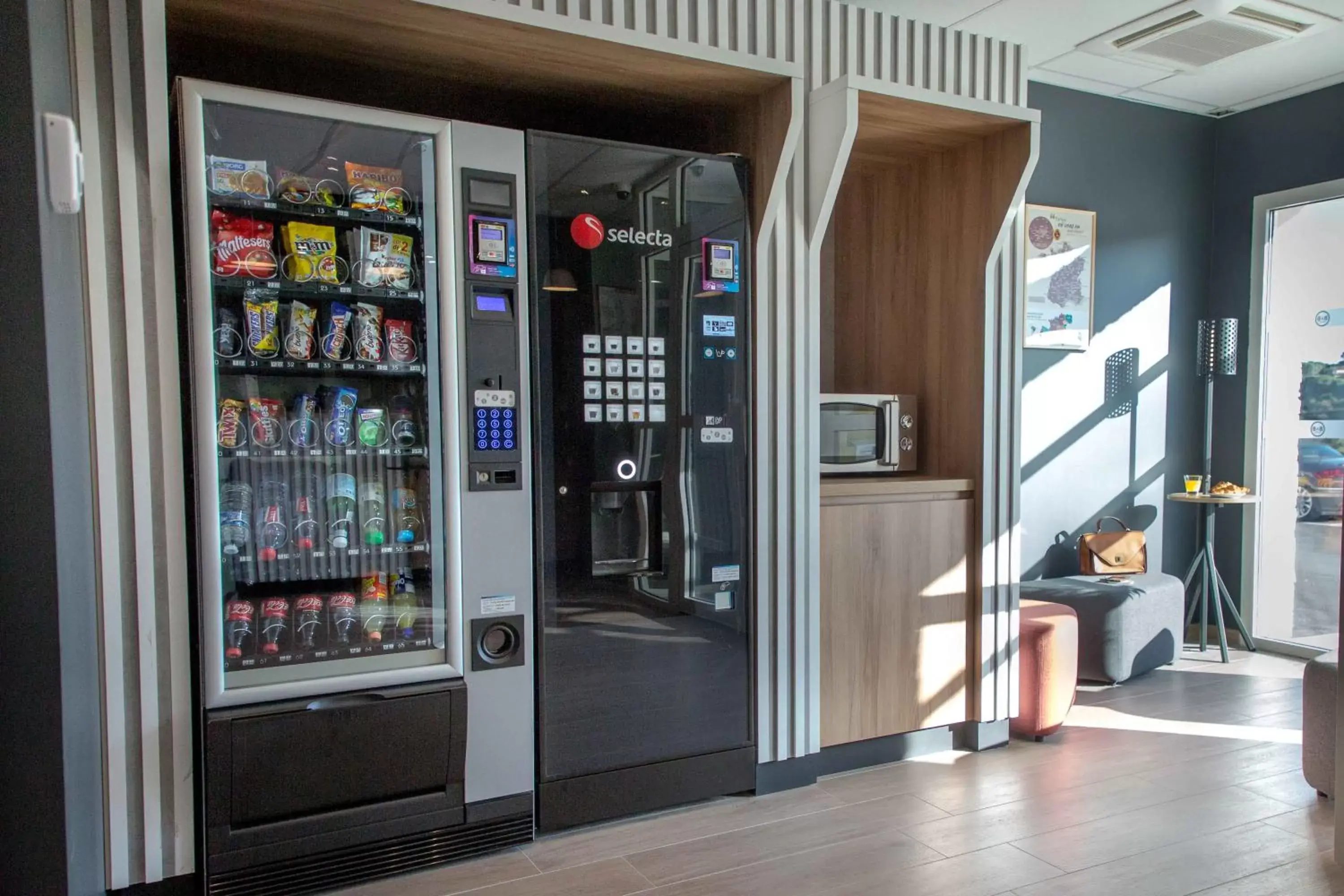 Food and drinks in B&B HOTEL Sainte-Maxime Golfe de Saint Tropez Food and drinks in B&B HOTEL Sainte-Maxime Golfe de Saint Tropez