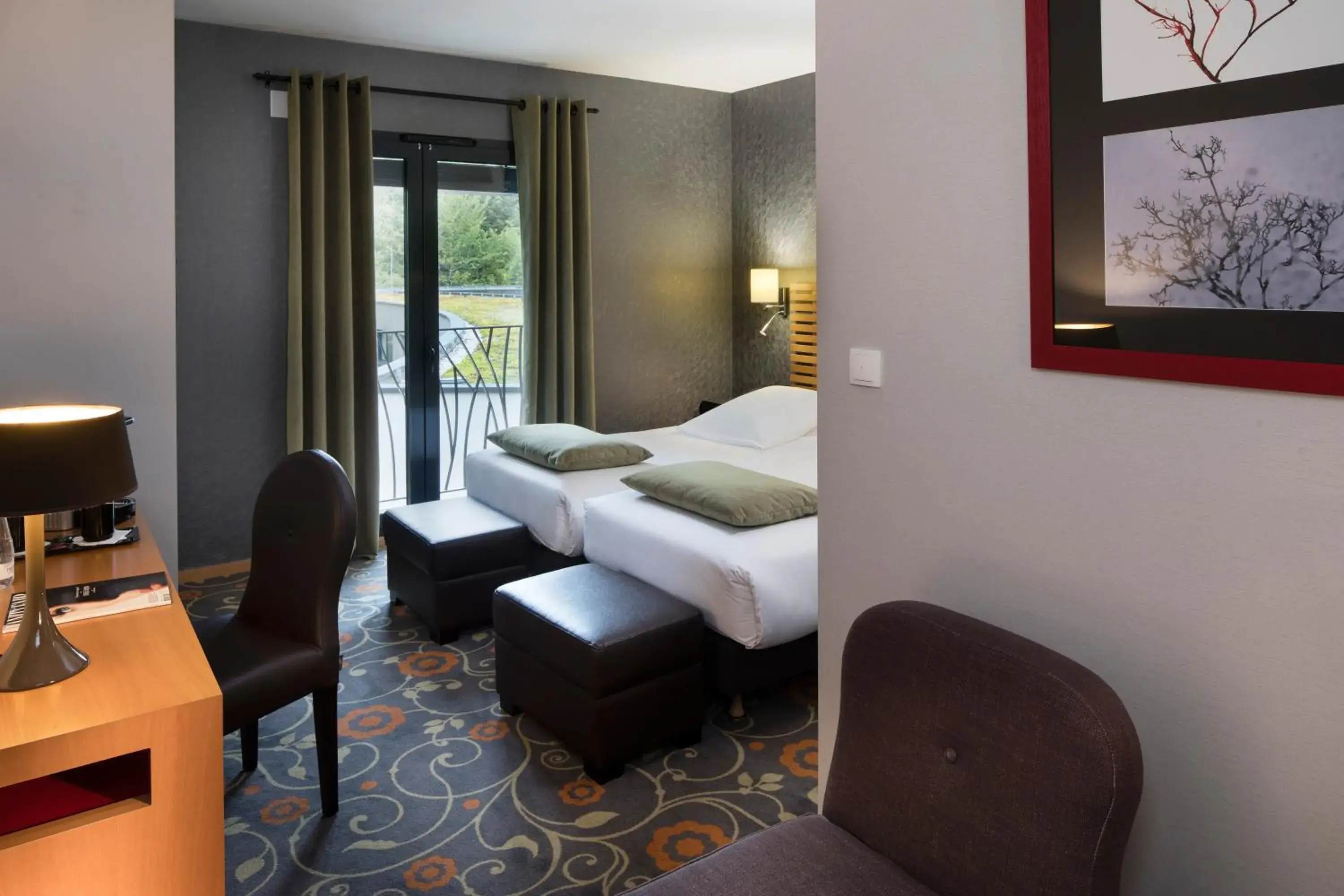 Bedroom, Seating Area in Best Western Plus Hotel De La Regate