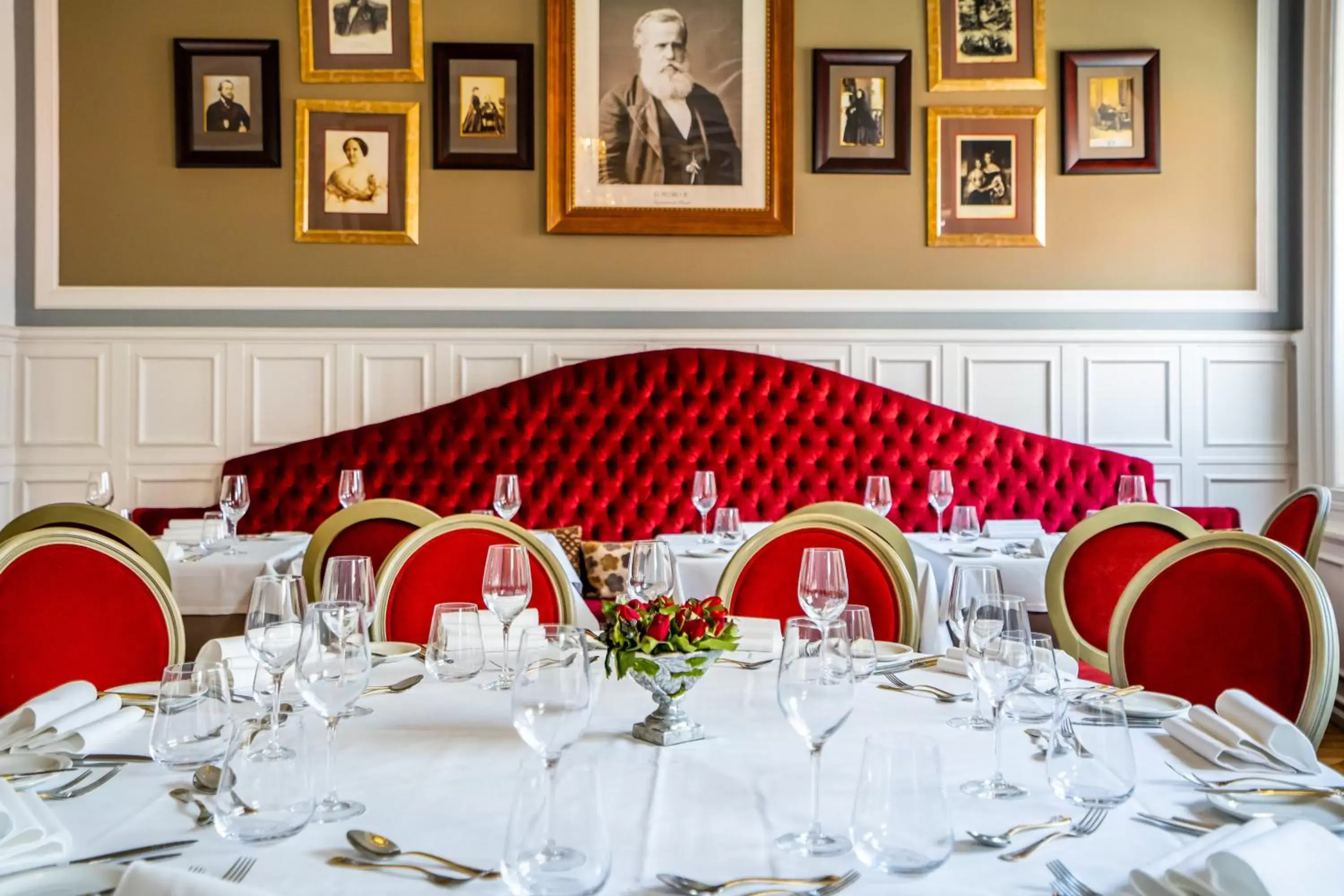 Restaurant/Places to Eat in Grande Hotel do Porto