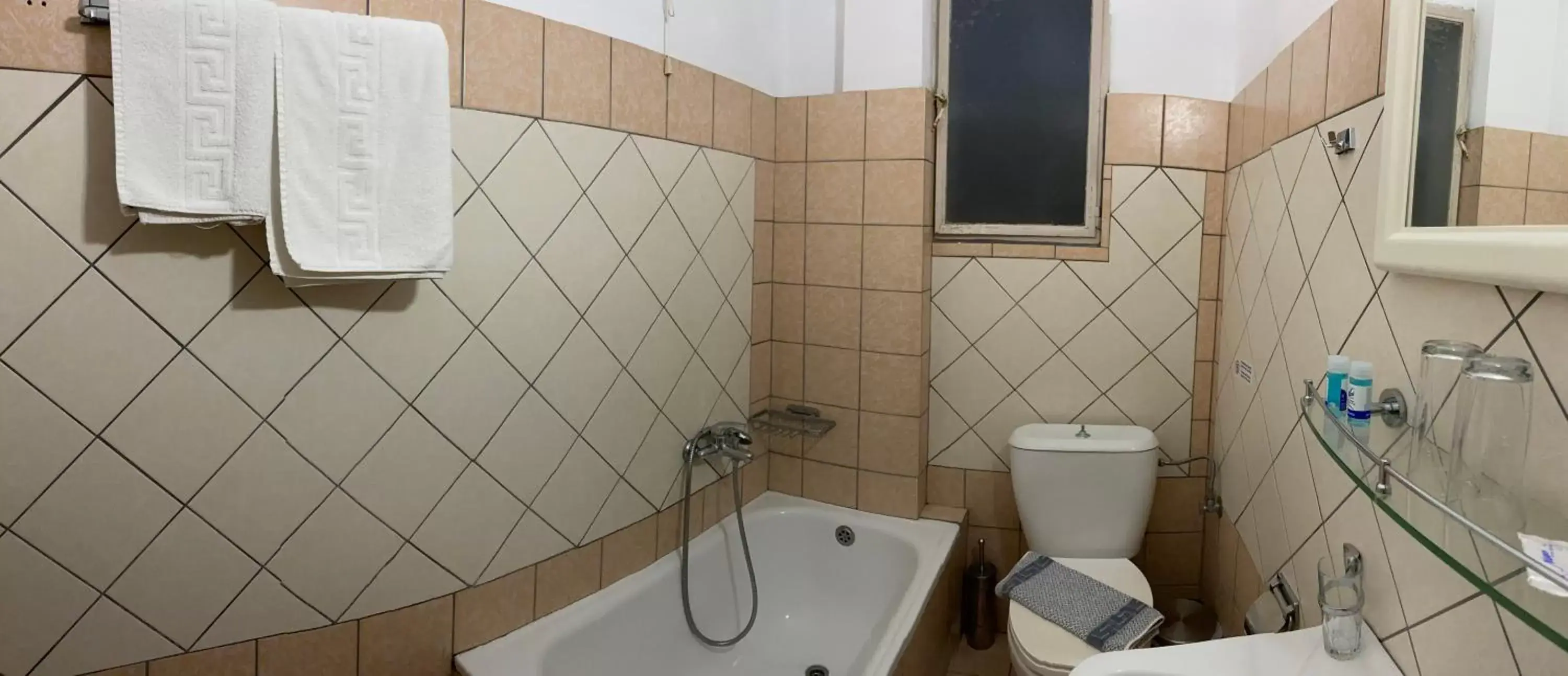 Bathroom in Ξενοδοχείο Acropol