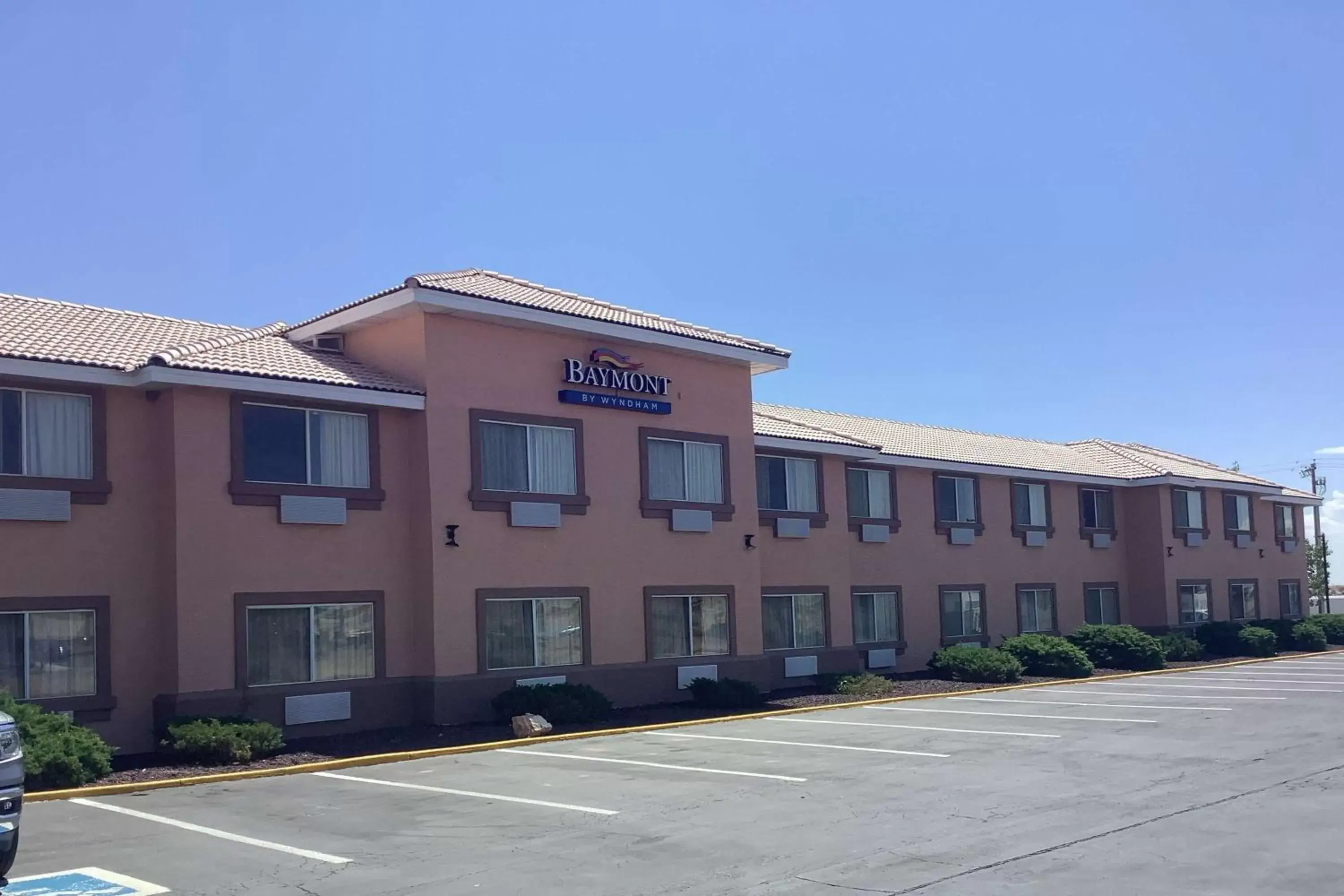 Property Building in Baymont Inn & Suites by Wyndham Holbrook
