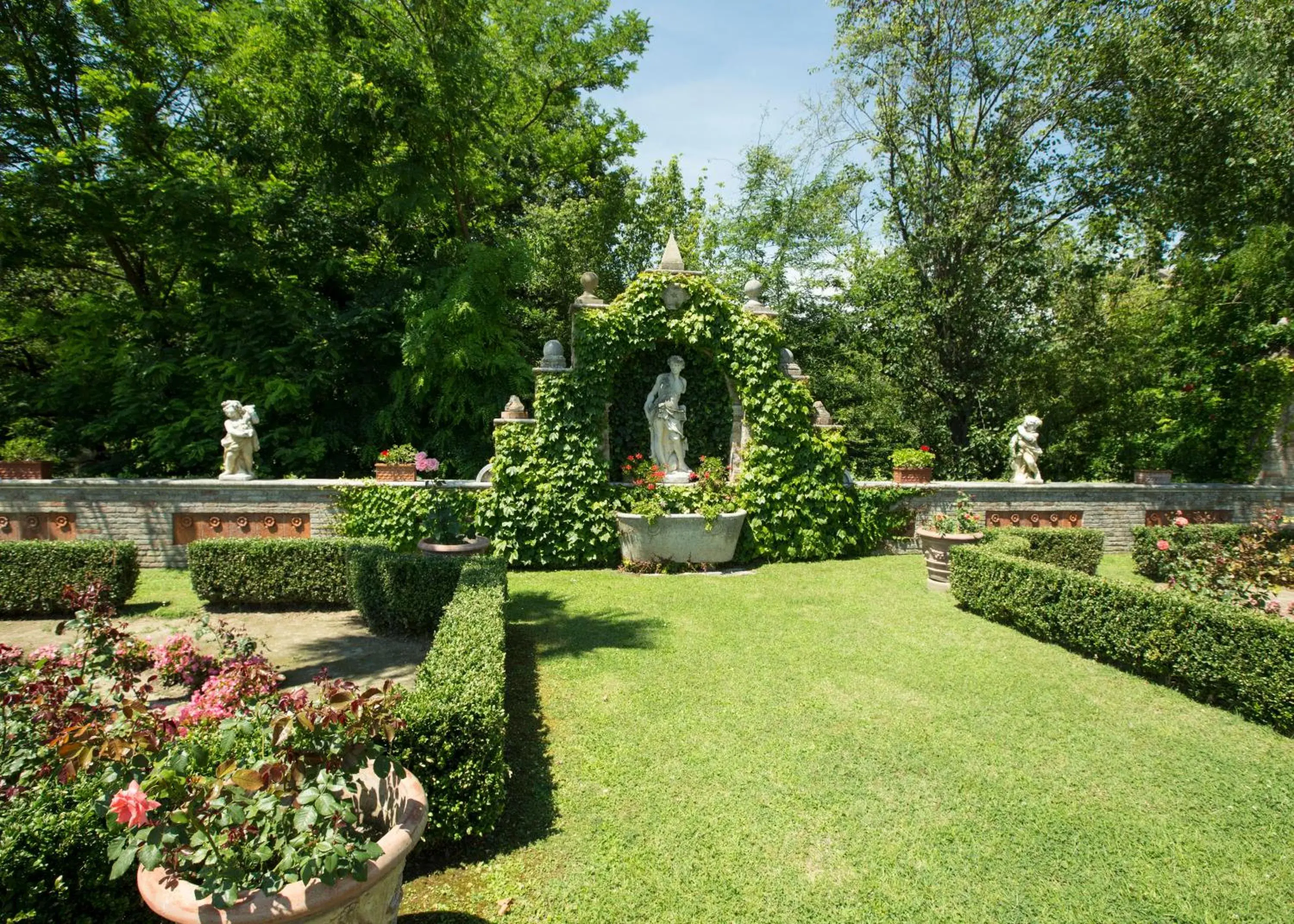 Day, Garden in Villa Cattani Stuart