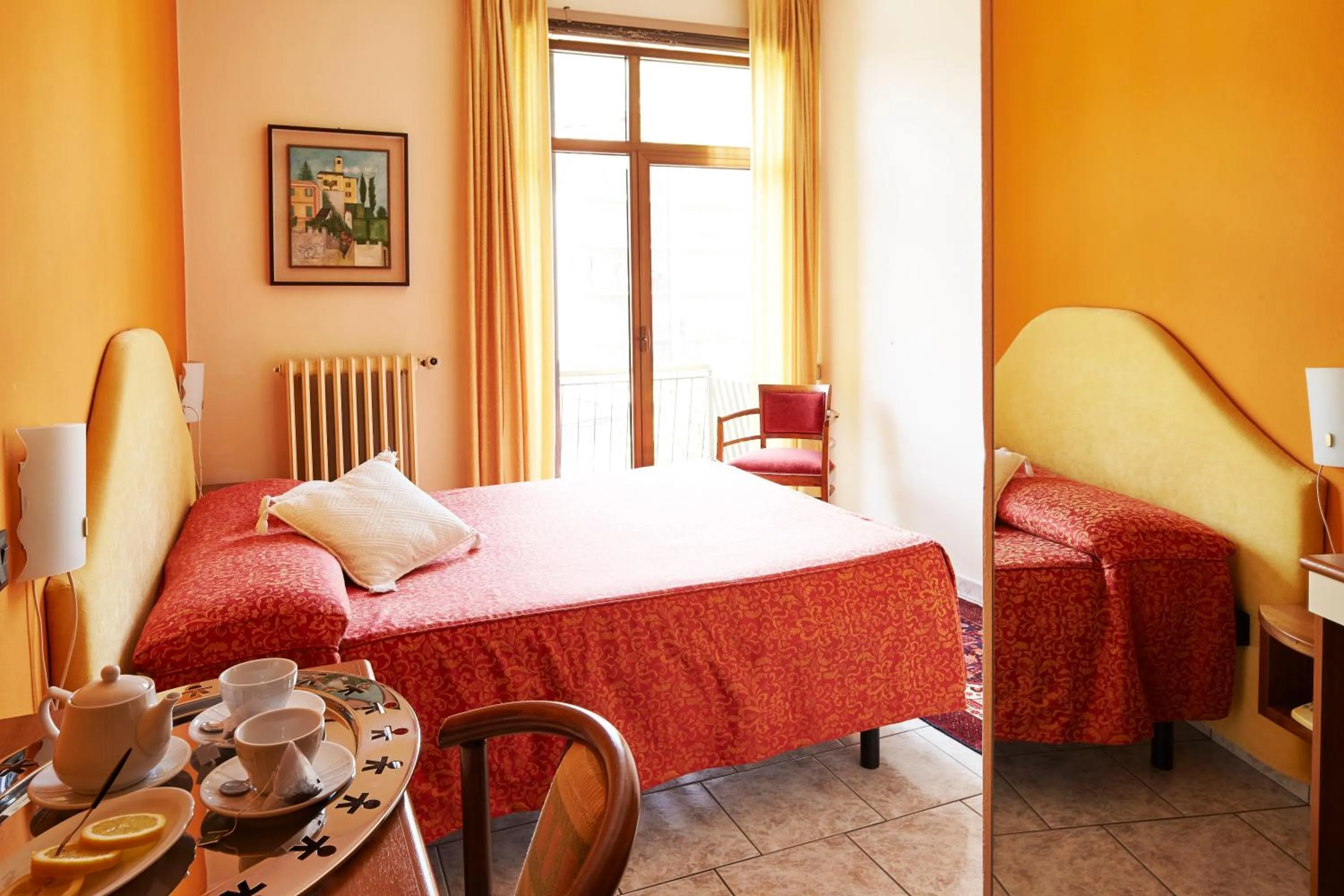 Bedroom, Bed in Hotel 2000