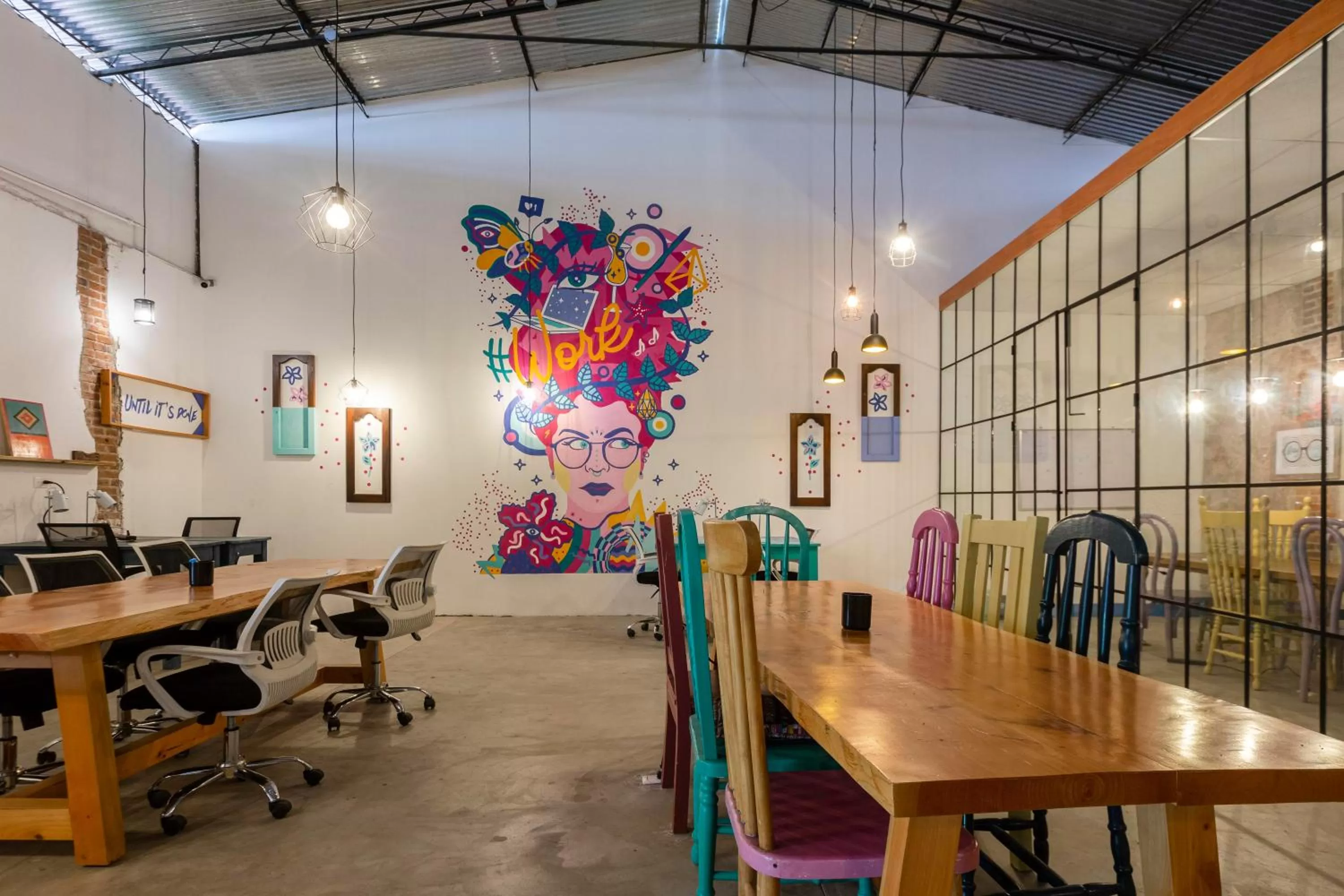 Business facilities in Socialtel Antigua