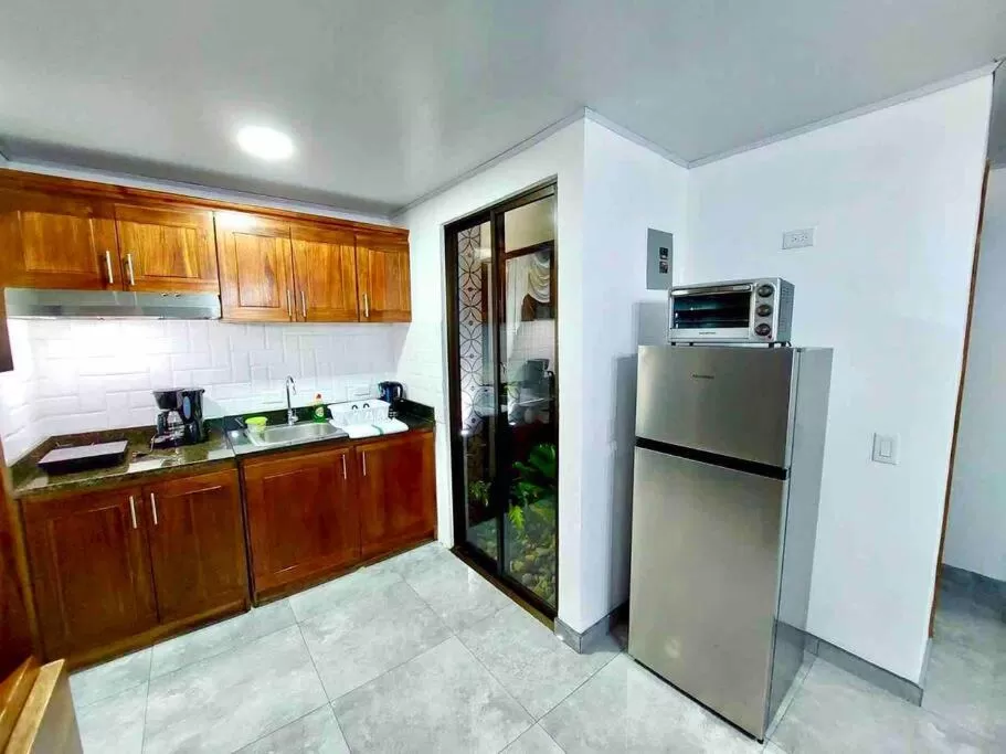 Kitchen or kitchenette, Kitchen/Kitchenette in Airport SJO Residence - Edward & Familia Inn