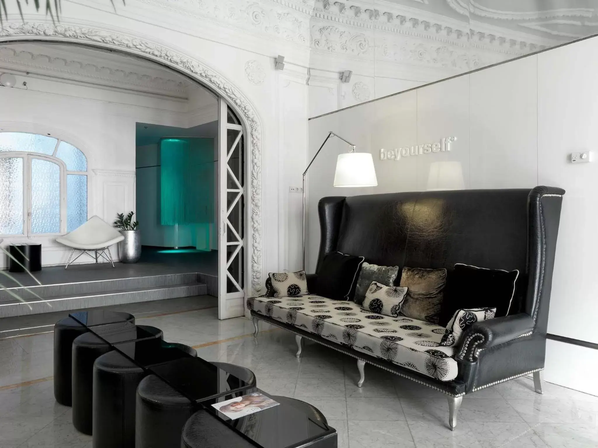 Communal lounge/ TV room, Seating Area in Chic & Basic Born Boutique Hotel