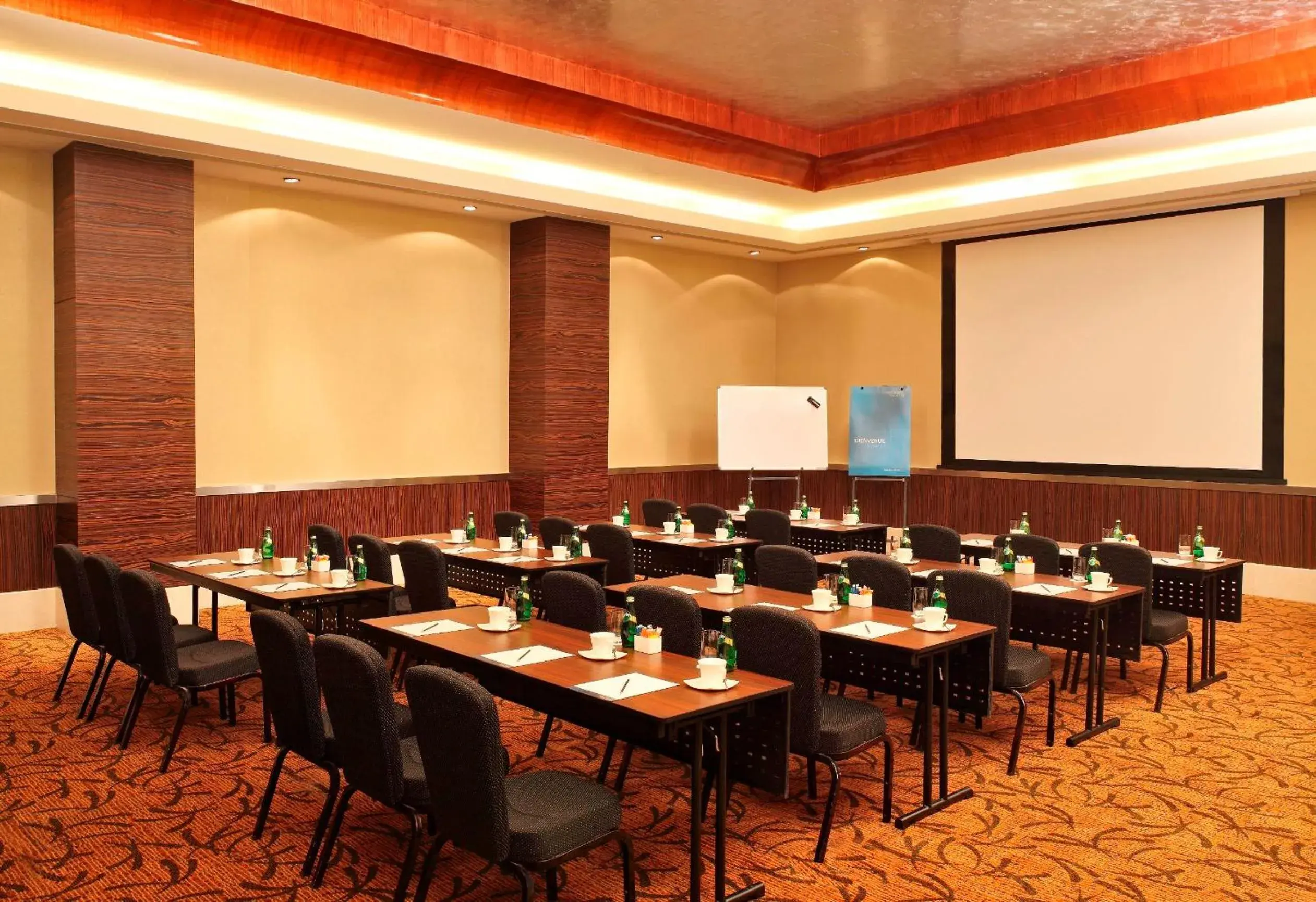 Business facilities in Novotel Mumbai Juhu Beach