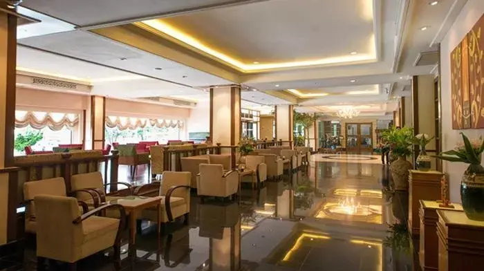 Restaurant/Places to Eat in Chakungrao Riverview Hotel