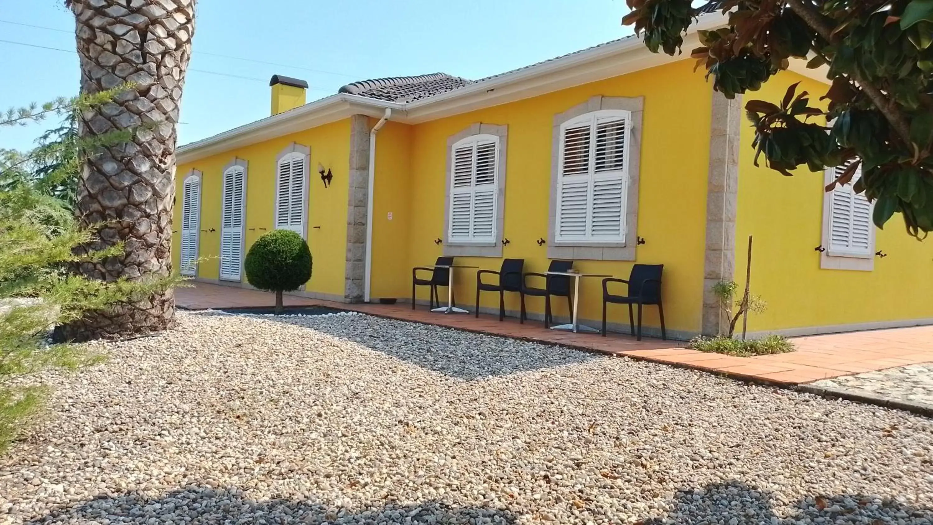 Garden, Property Building in A Flor da Rosa