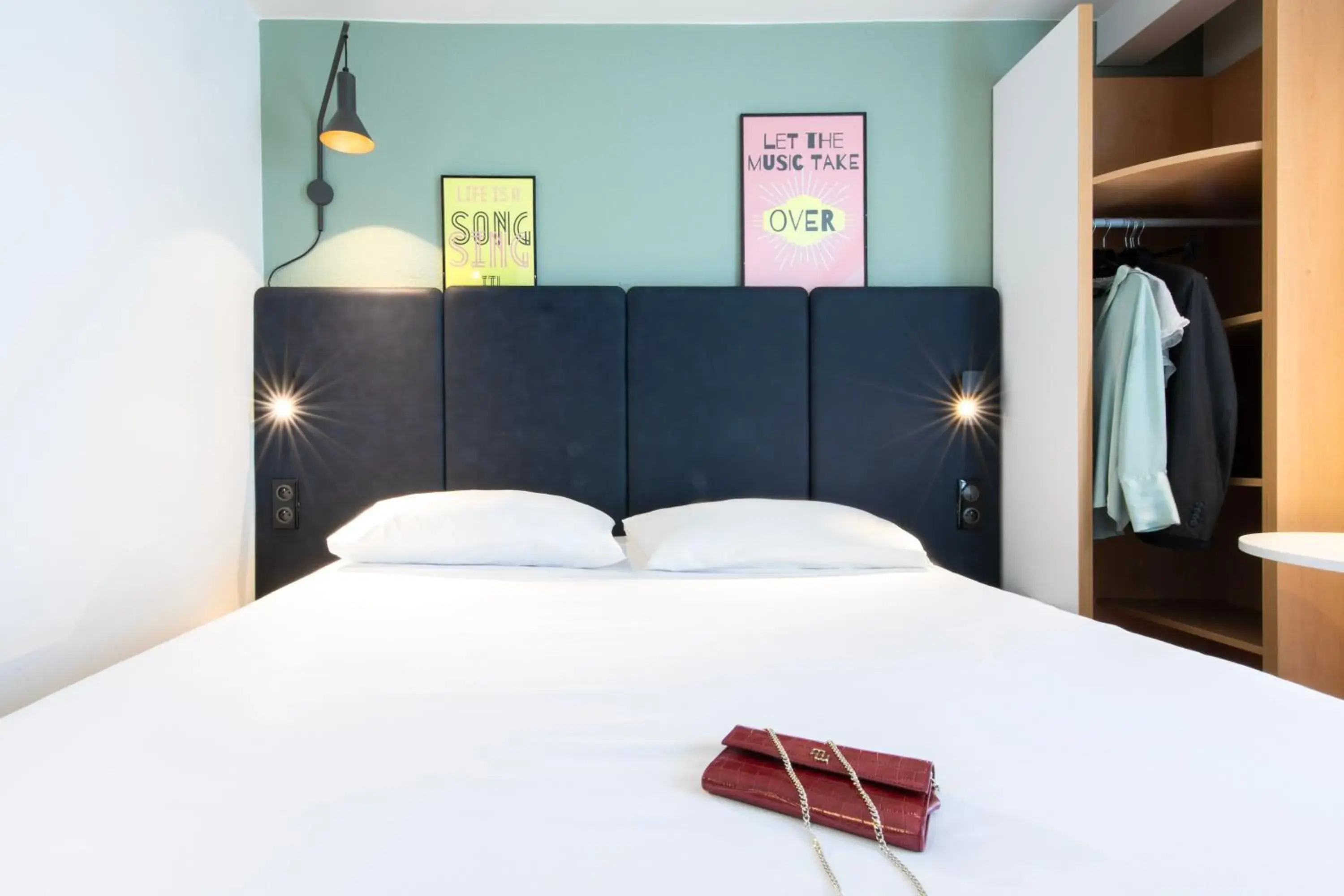 Bedroom, Bed in ibis Paris Bastille Faubourg St Antoine