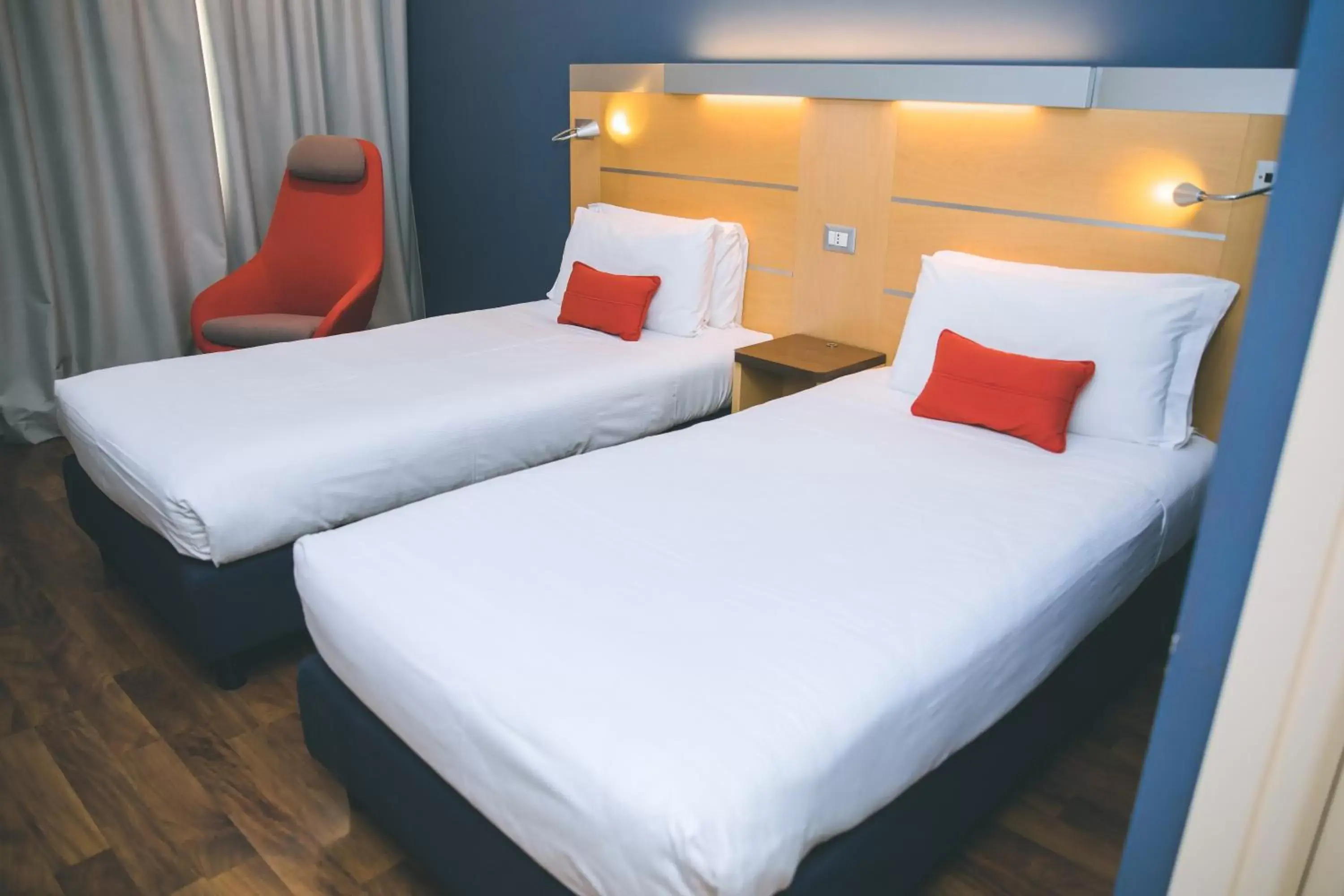 Photo of the whole room, Bed in Holiday Inn Express Milan-Malpensa Airport, an IHG Hotel