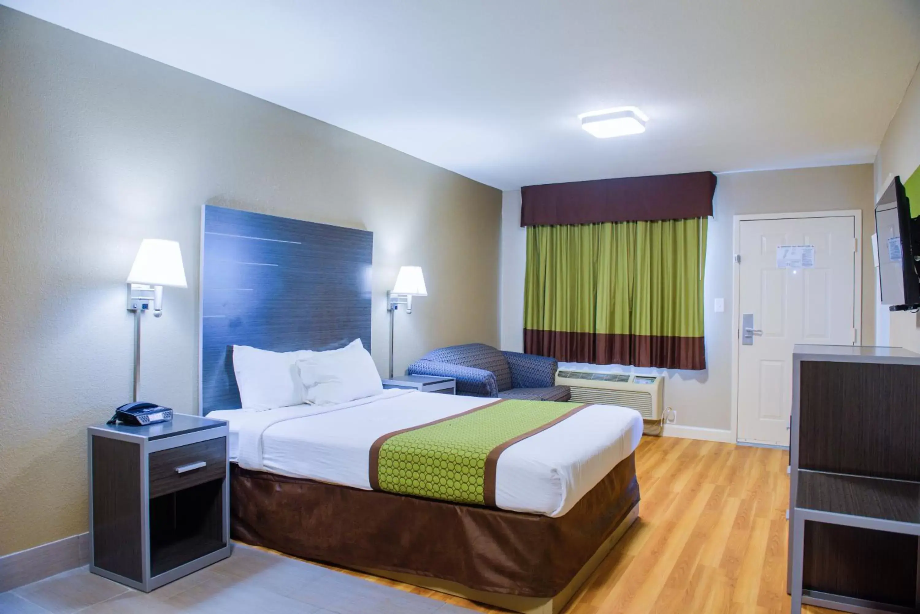 Efficiency King Room with One Queen Bed - Non-Smoking in Days Inn & Suites by Wyndham Athens