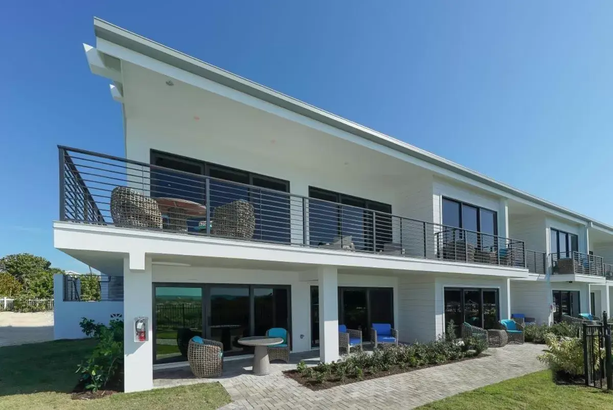 Property building in Anna Maria Beach Resort Property building in Anna Maria Beach Resort