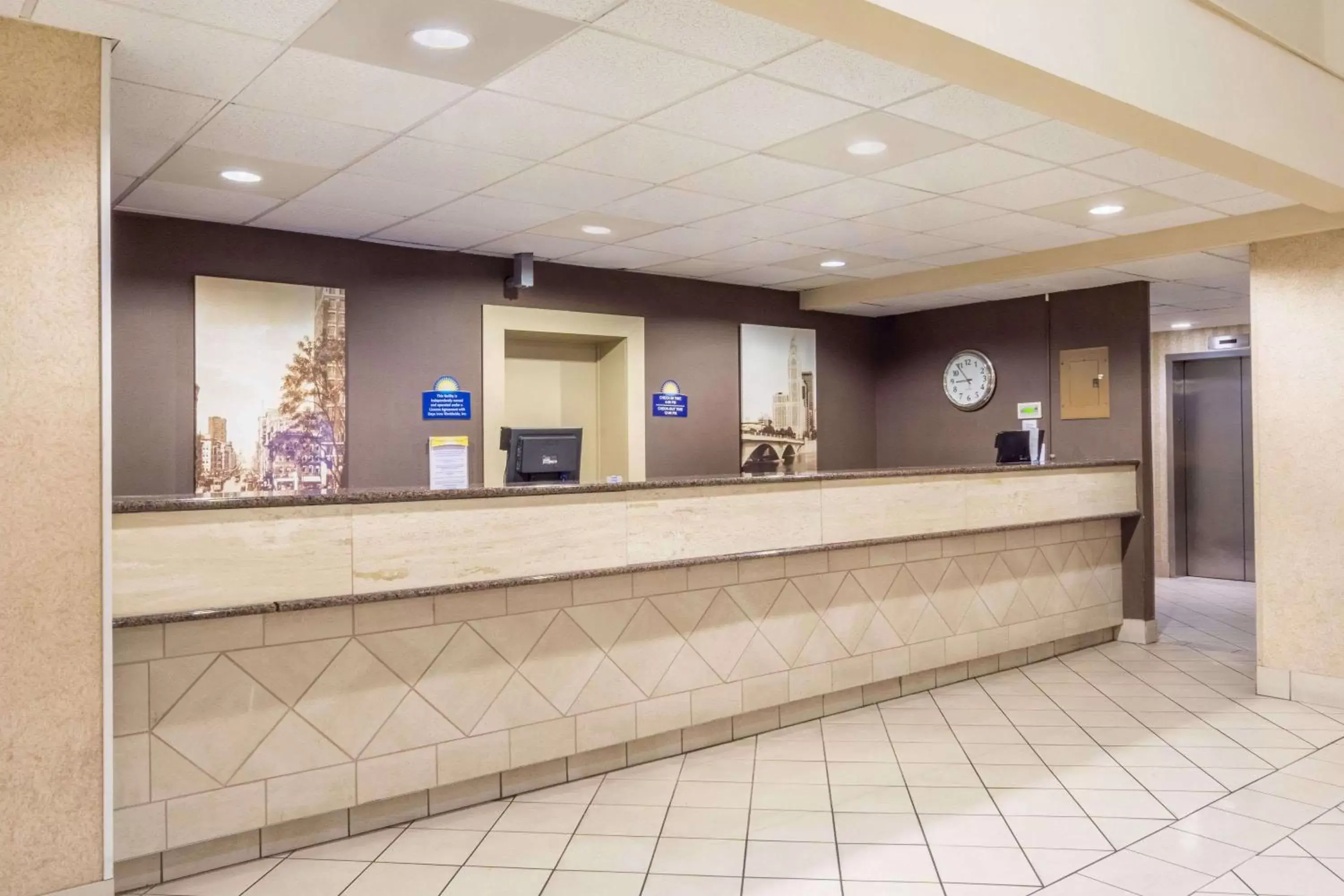 Lobby or reception, Lobby/Reception in Days Inn by Wyndham Columbus Airport