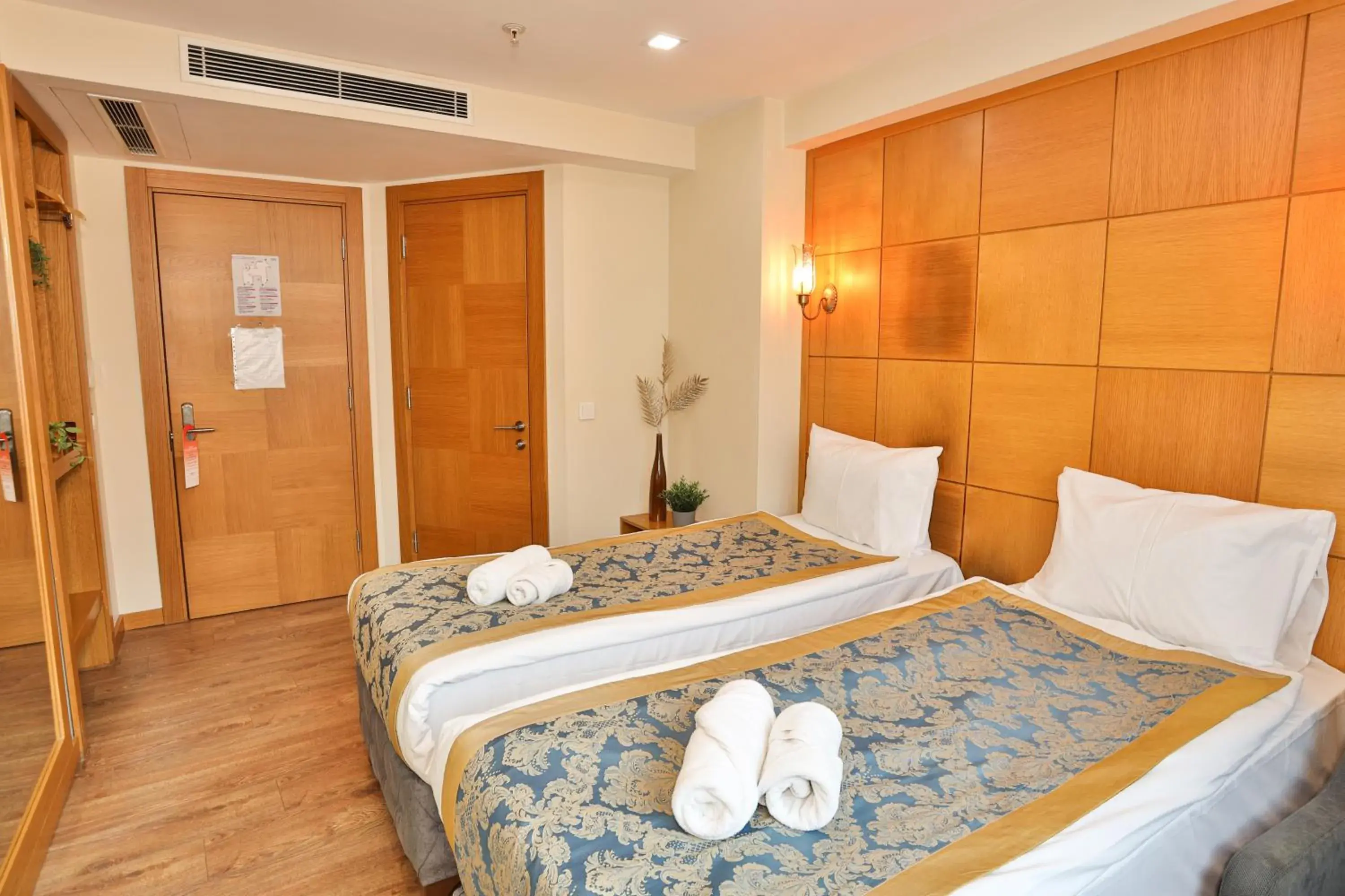 Bedroom, Bed in Cumbali Plaza Hotel