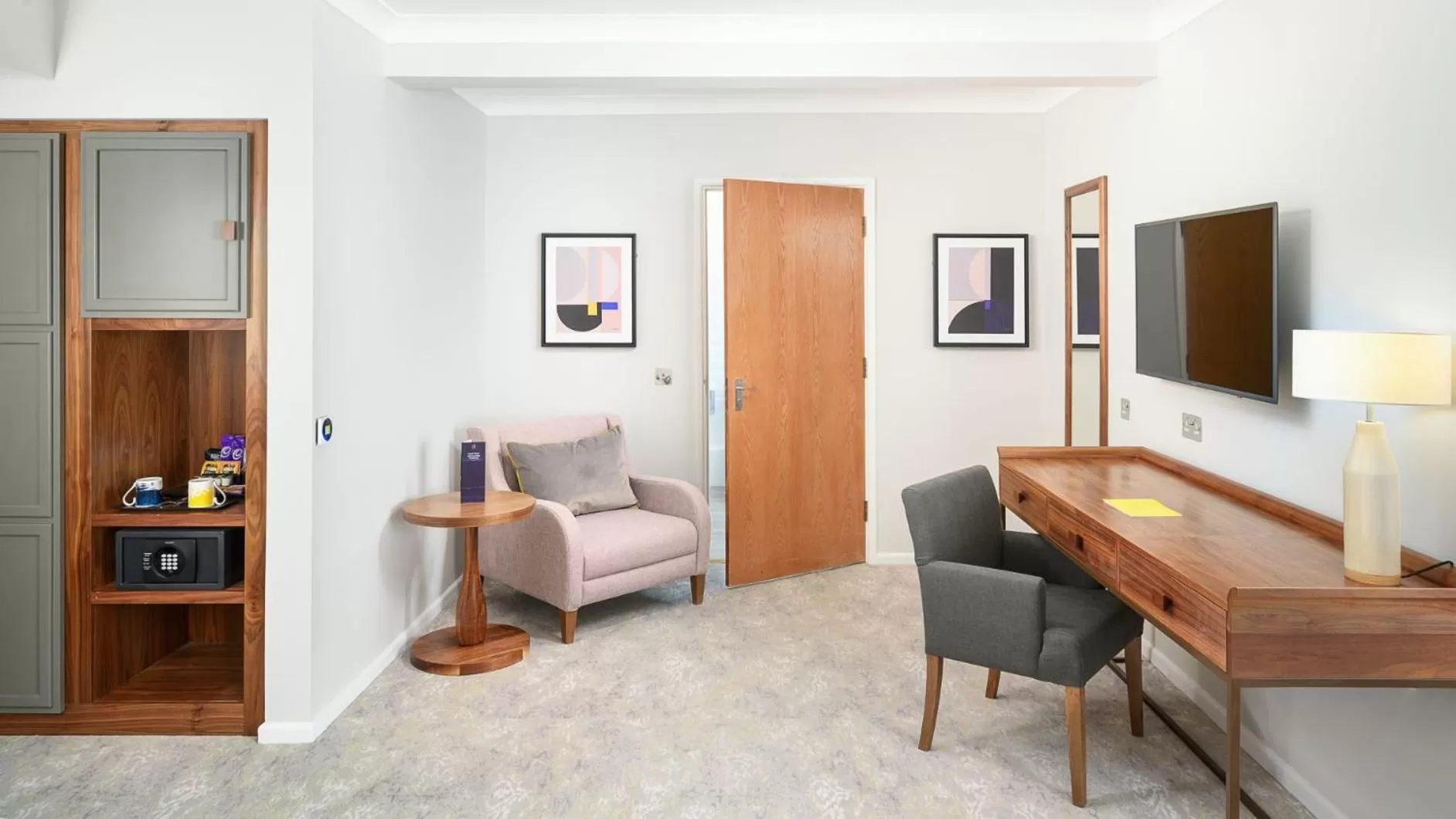 TV and multimedia in voco Oxford Spires by IHG