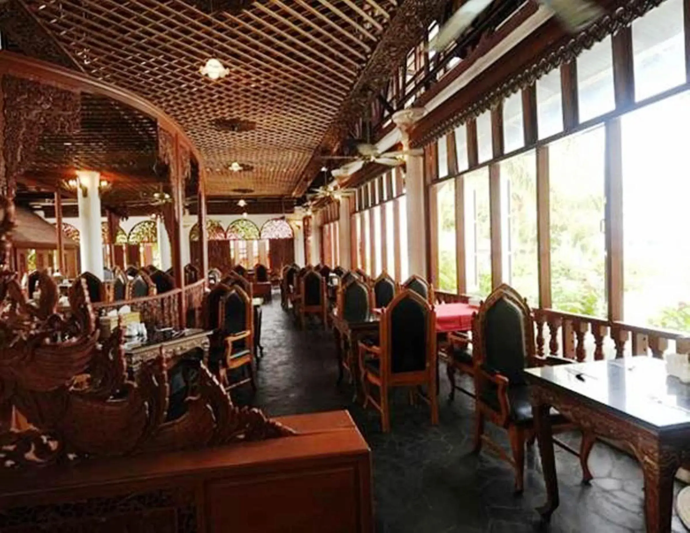 Restaurant/Places to Eat in Chaweng Resort