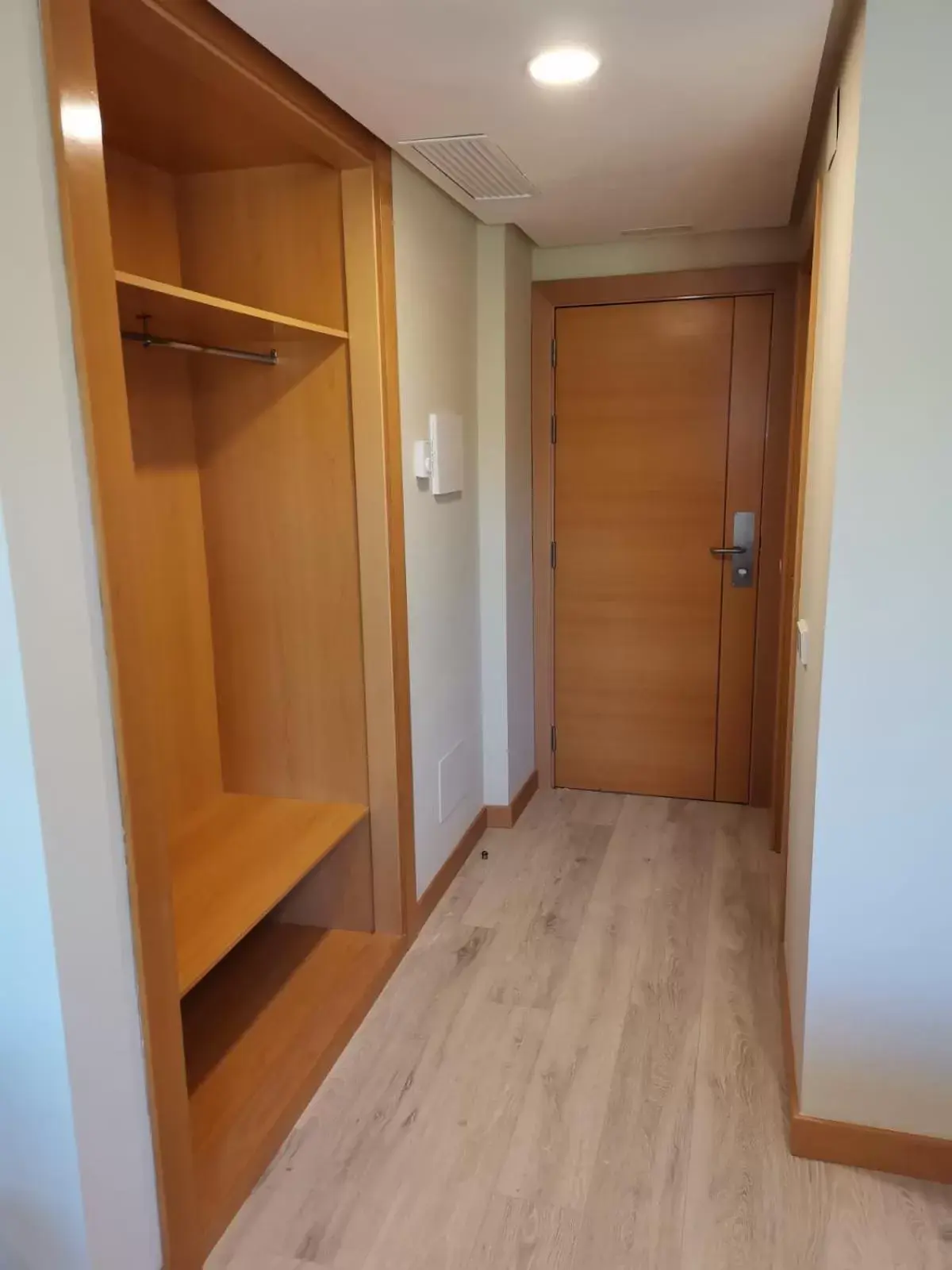 wardrobe in Smart Hotel La Sagra