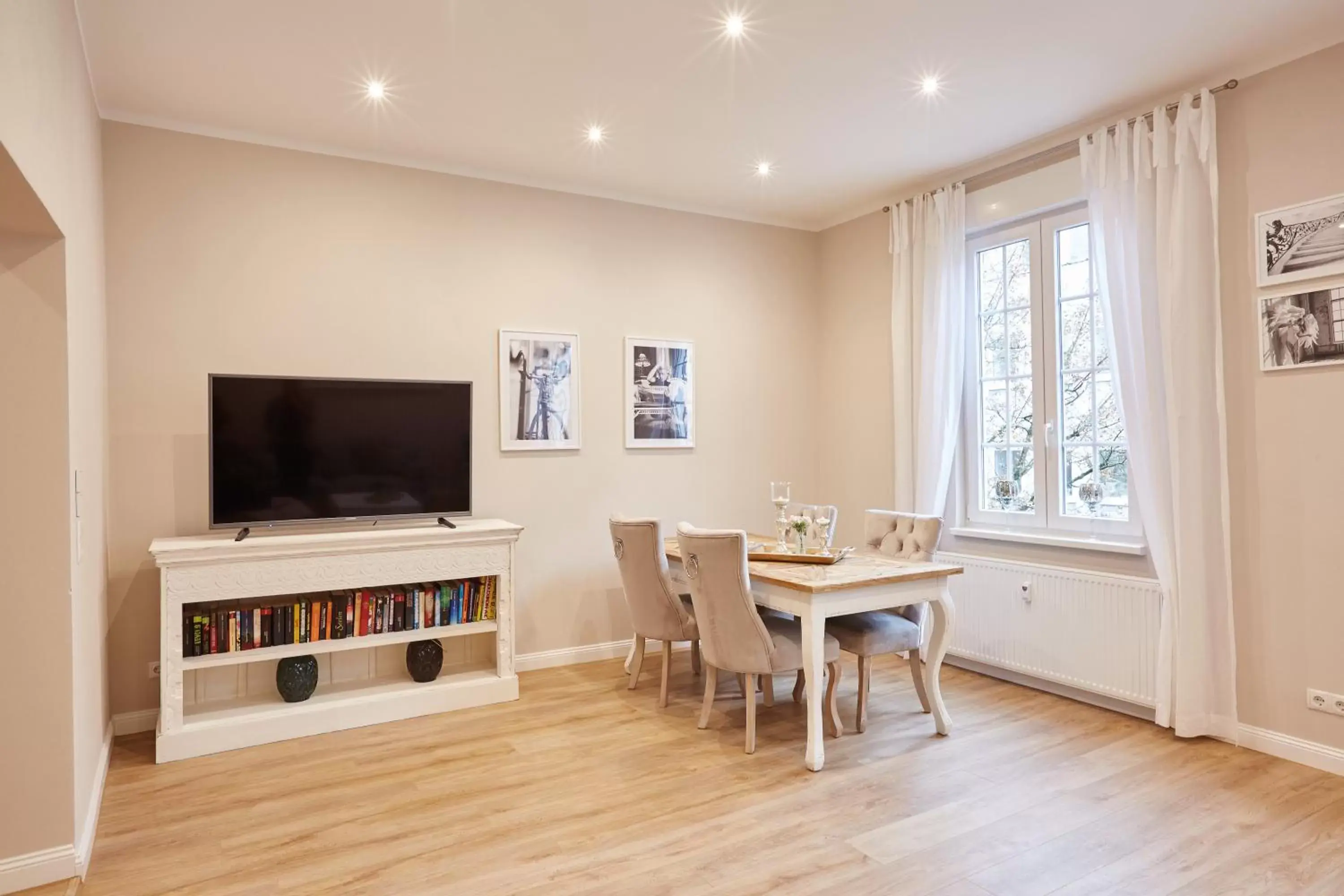 Living room, TV/Entertainment Center in Zum Landsberger Hof