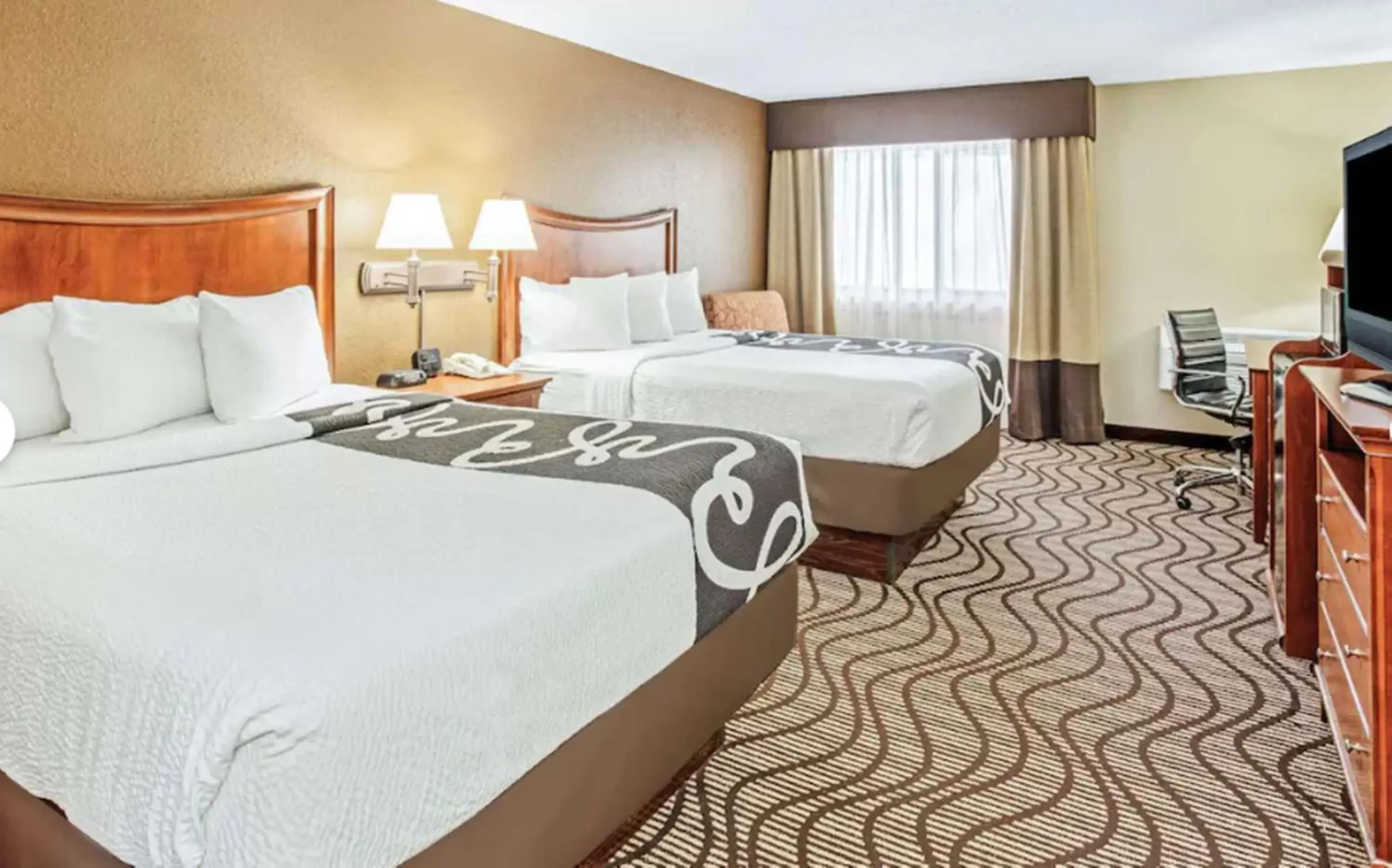 Photo of the whole room, Bed in La Quinta by Wyndham Minneapolis-Minnetonka