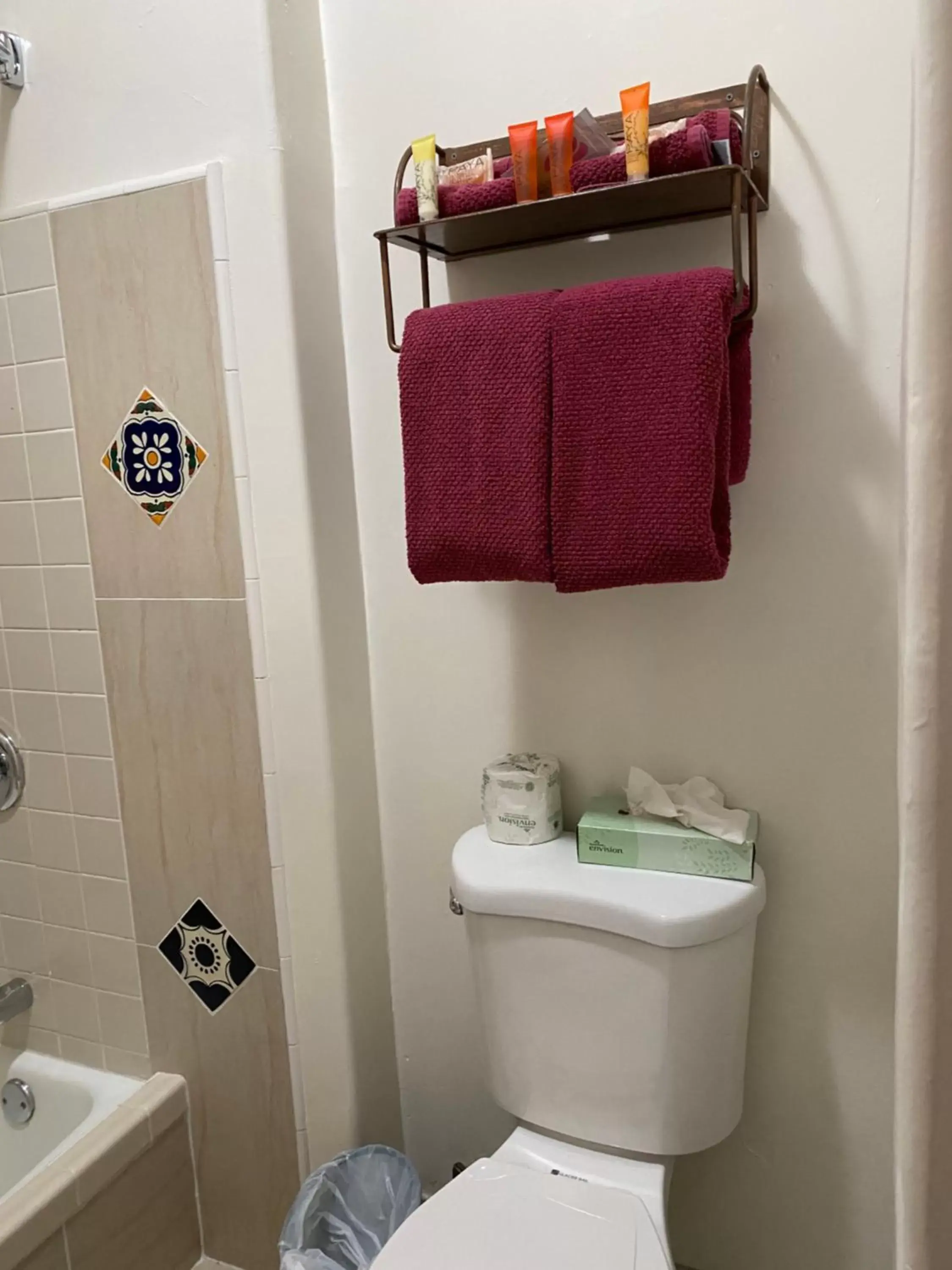 Bathroom in Villa Rosa Inn