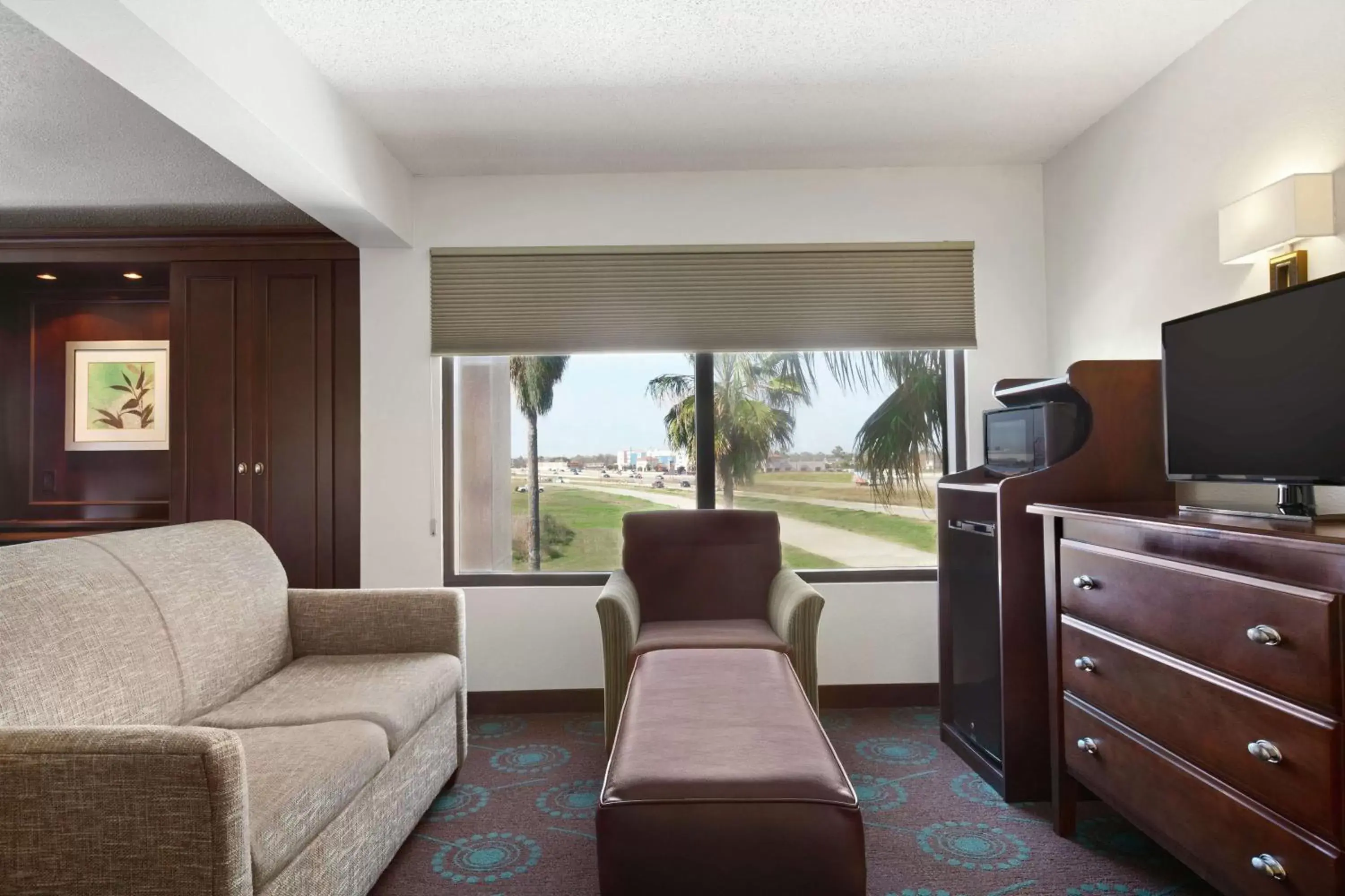 Bedroom, Seating Area in Hampton Inn Houston Northwest
