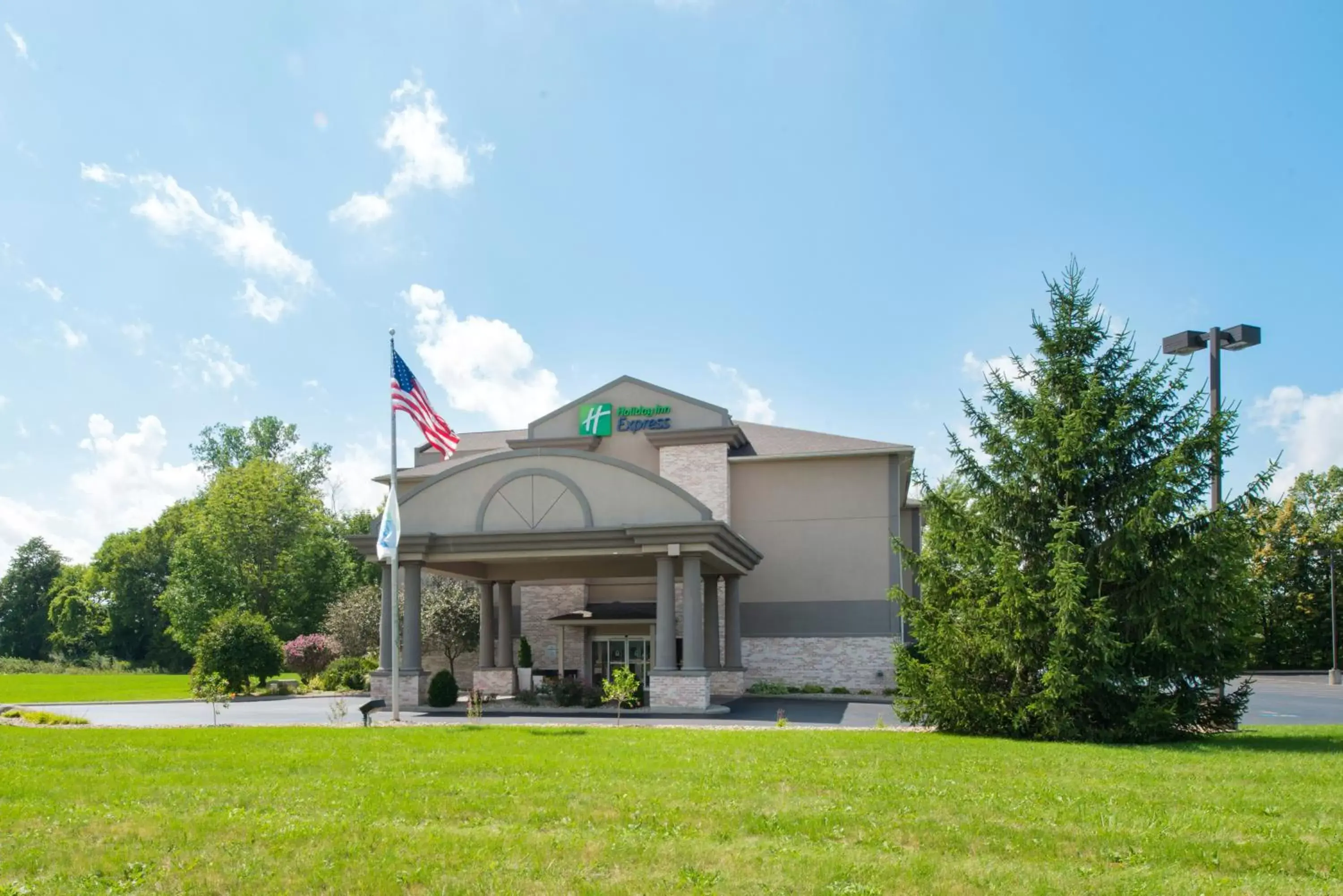 Property Building in Holiday Inn Express Hotel & Suites Bucyrus, an IHG Hotel