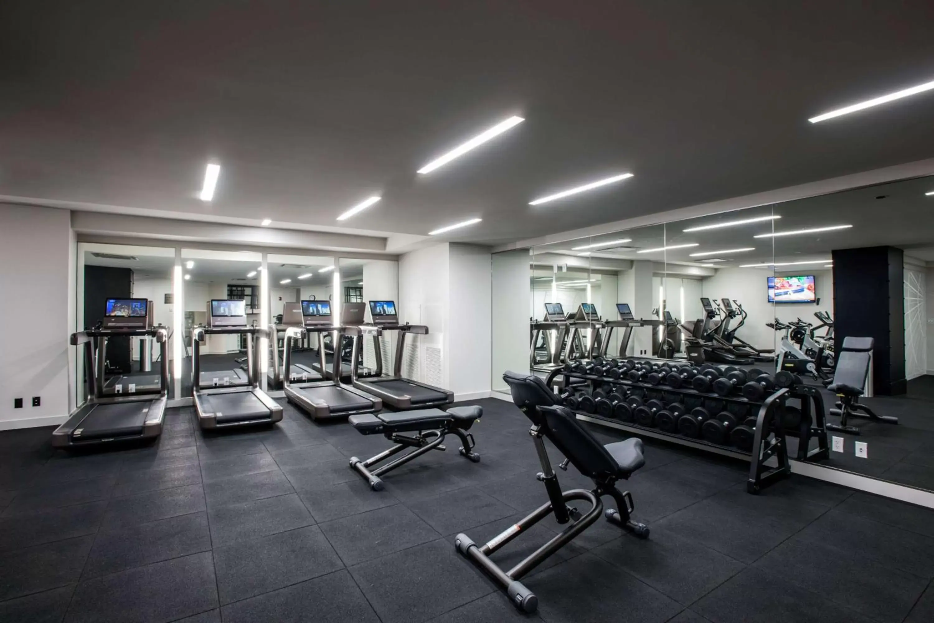 Fitness centre/facilities, Fitness Center/Facilities in LondonHouse Chicago, Curio Collection by Hilton