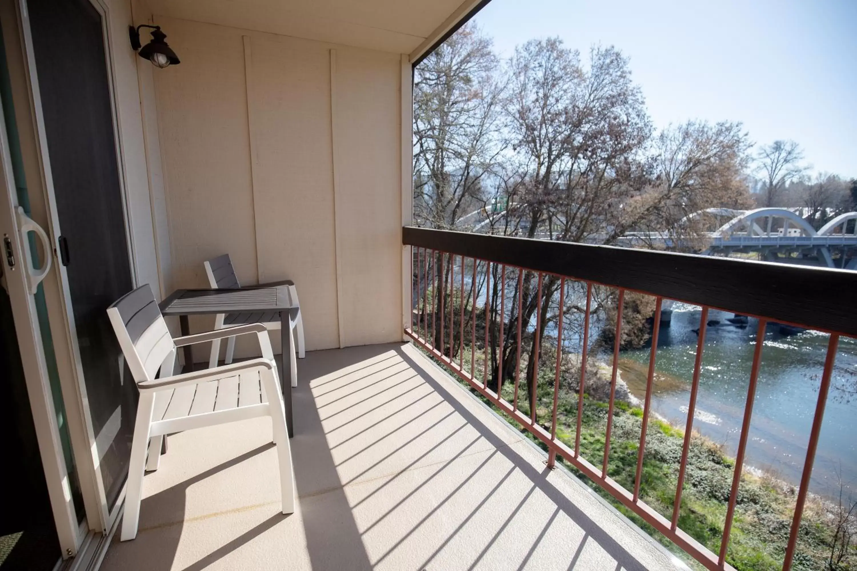 Balcony/Terrace in Riverside Inn