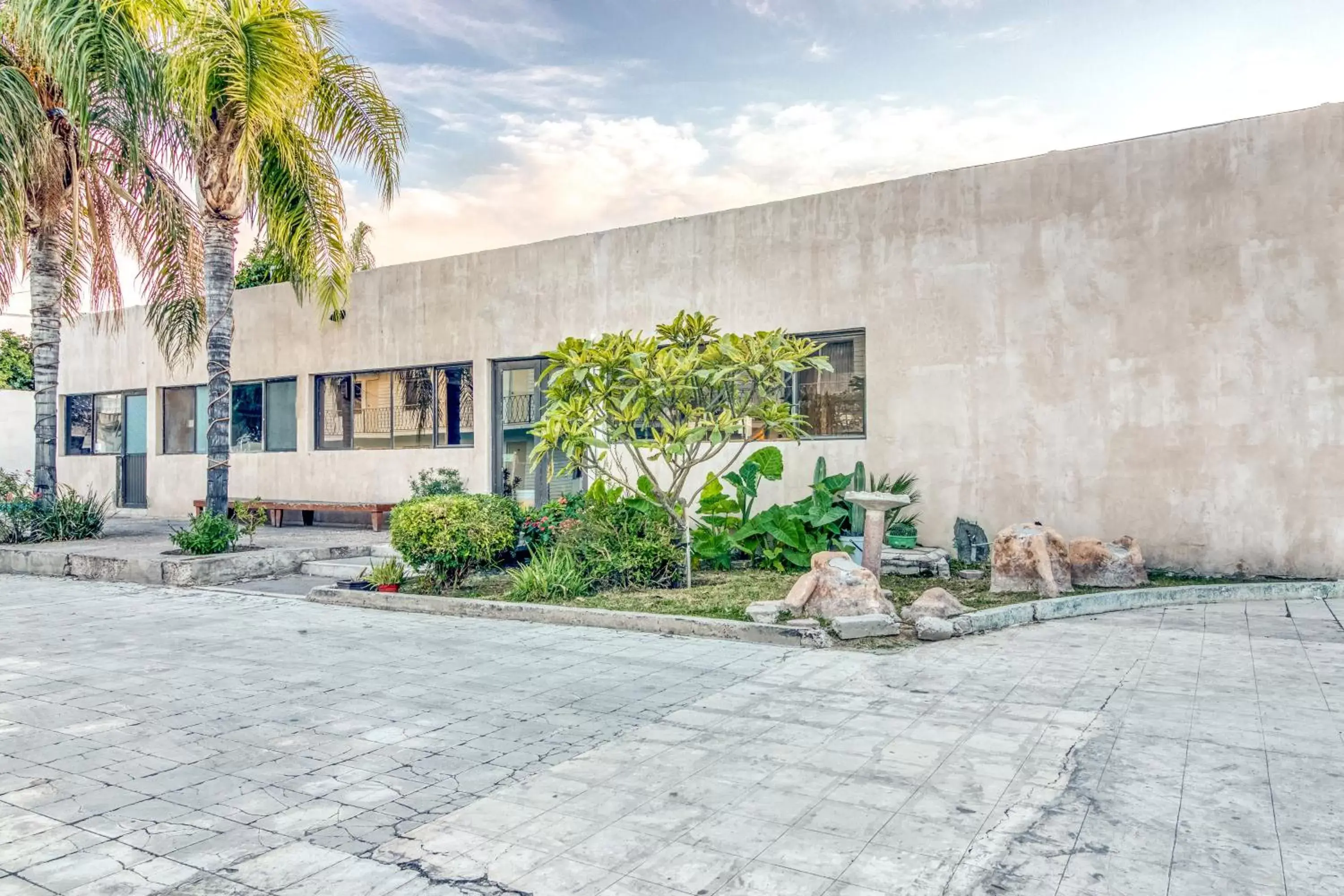 Garden, Property Building in Capital O Hotel La Siesta, Gomez Palacio