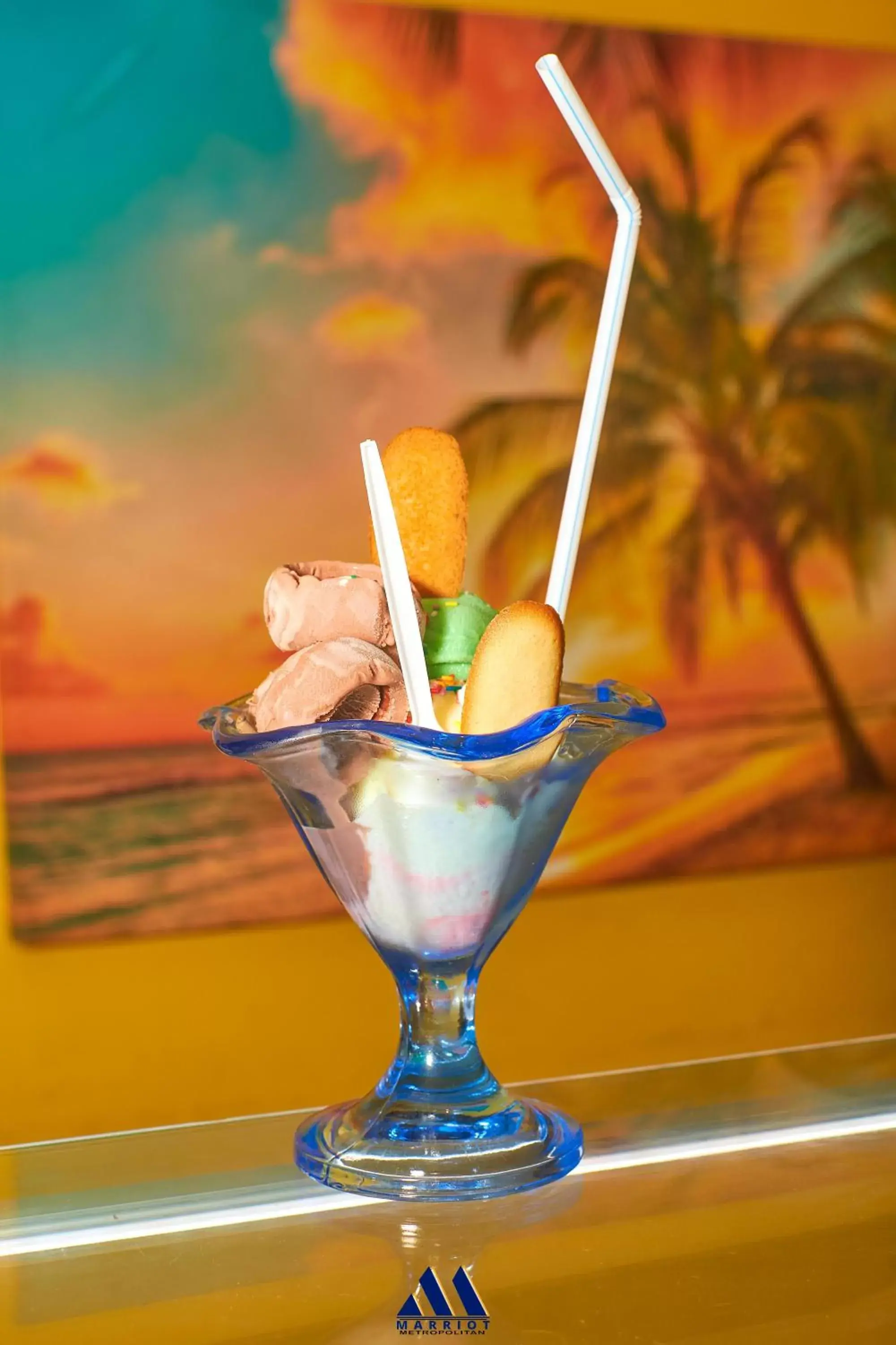 Restaurant/places to eat in Marriot Metropolitan Hotel Restaurant/places to eat in Marriot Metropolitan Hotel