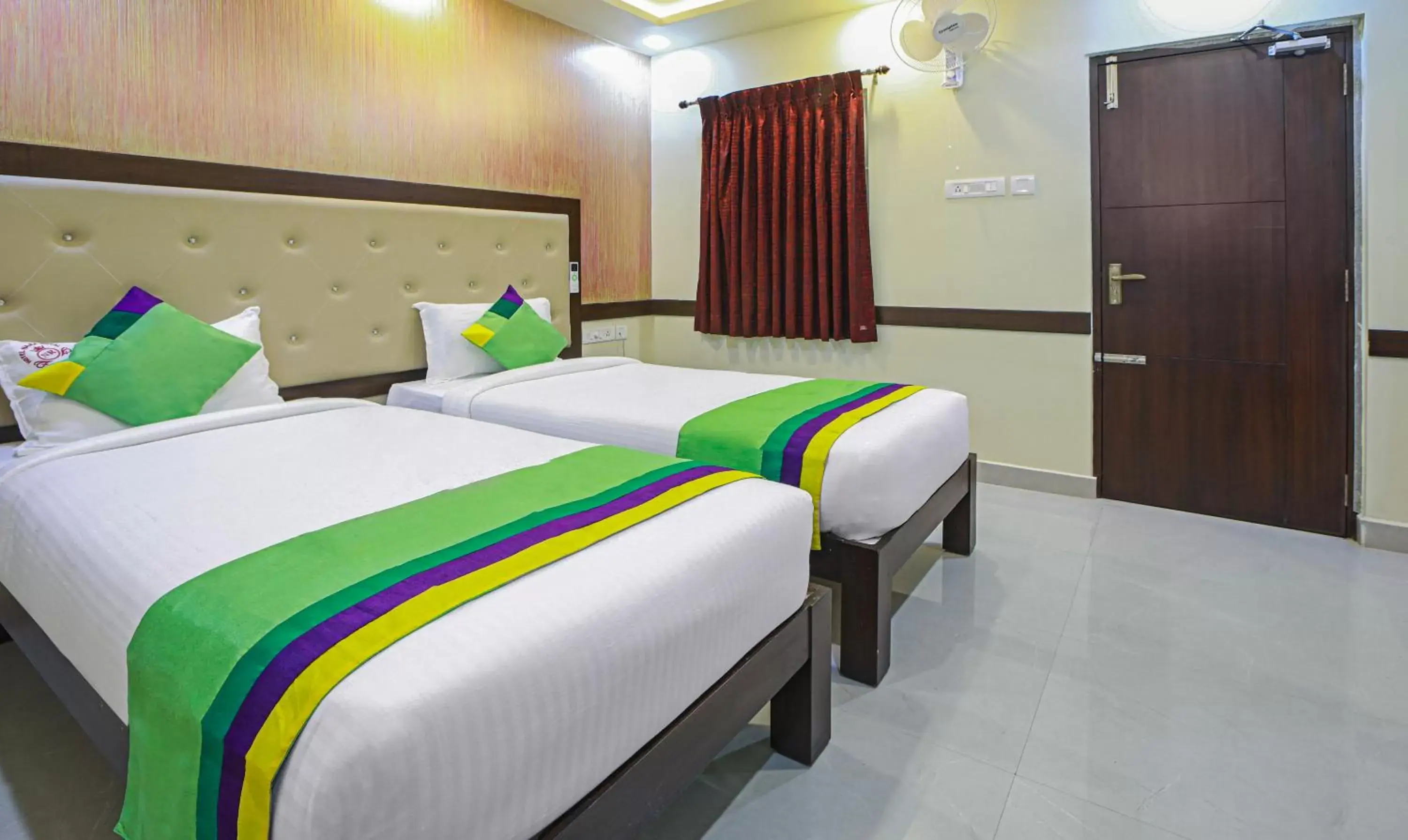 Bedroom, Bed in Treebo Naaz Royal Bedroom, Bed in Treebo Naaz Royal