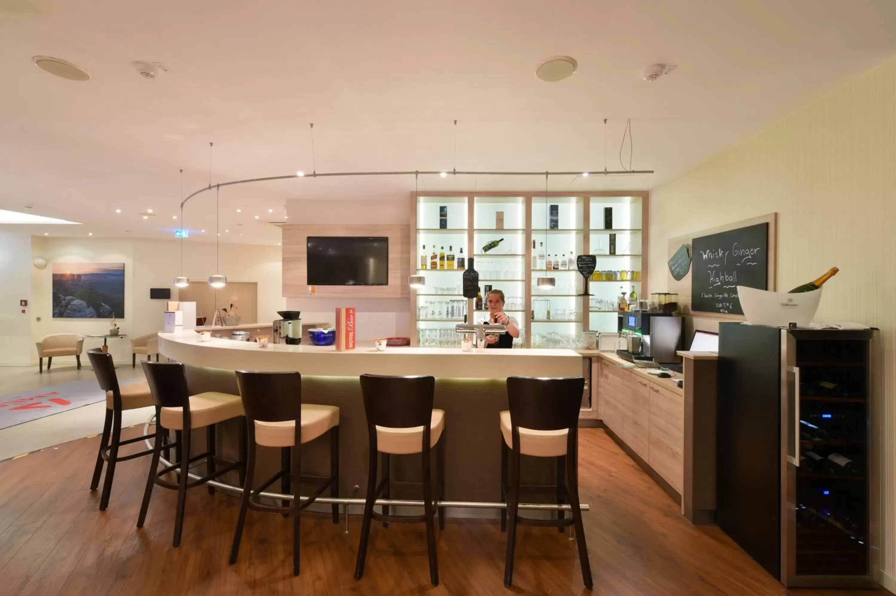 Lounge or bar in Amedia Dresden Elbpromenade, Trademark Collection by Wyndham Lounge or bar in Amedia Dresden Elbpromenade, Trademark Collection by Wyndham