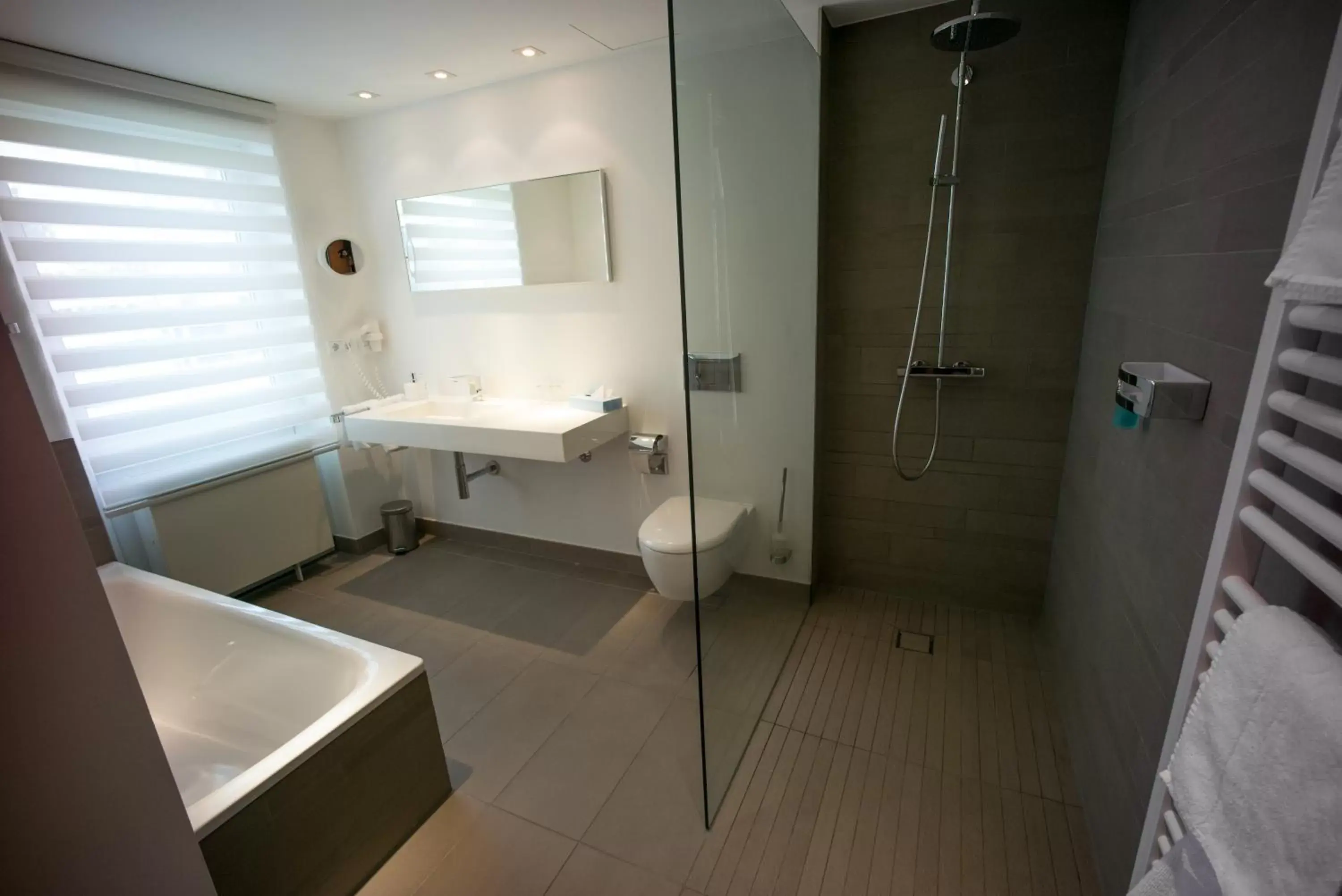 Photo of the whole room, Bathroom in Hotel Gude