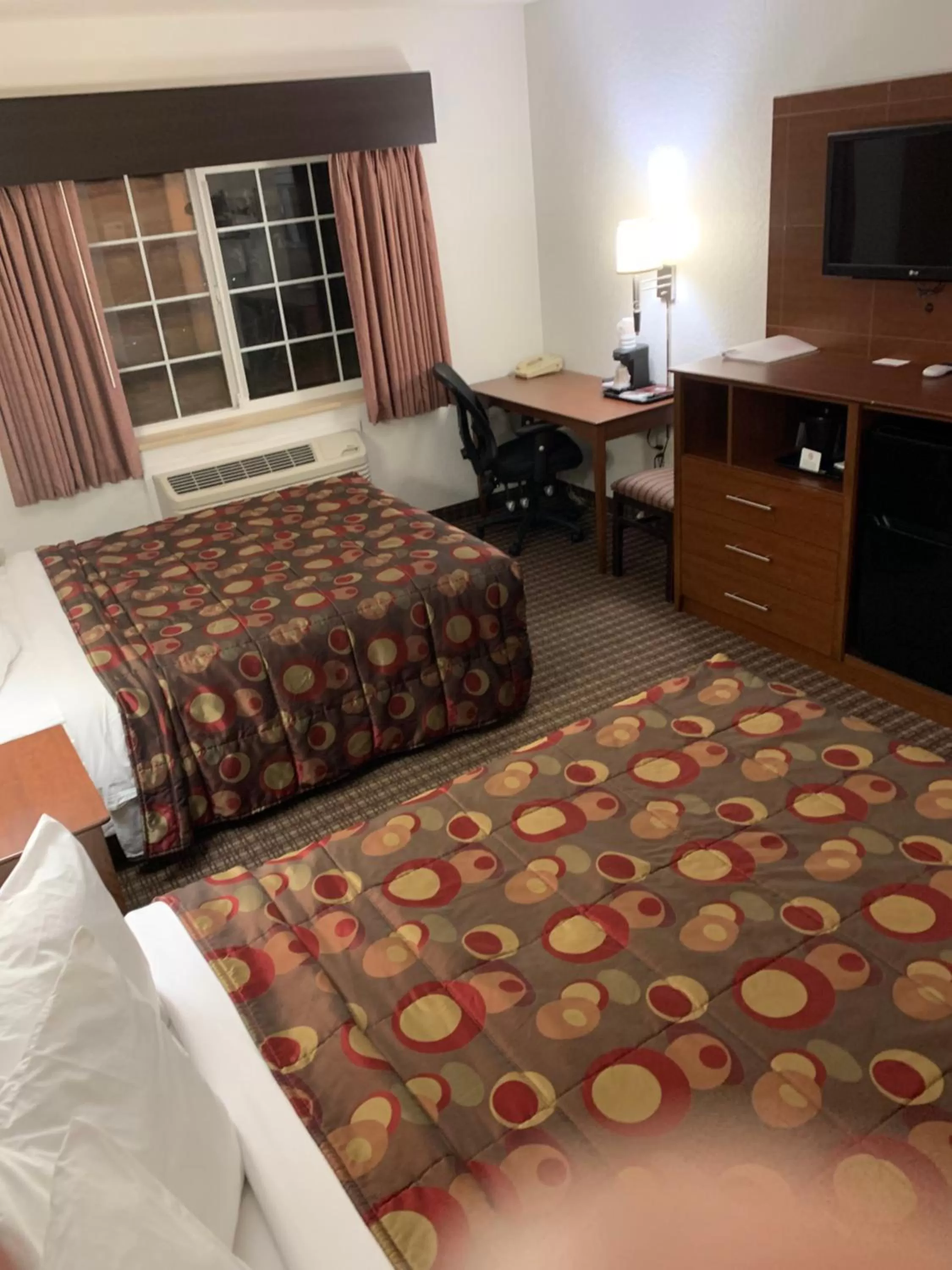 Bedroom, Bed in Nichols Inn of Red Wing