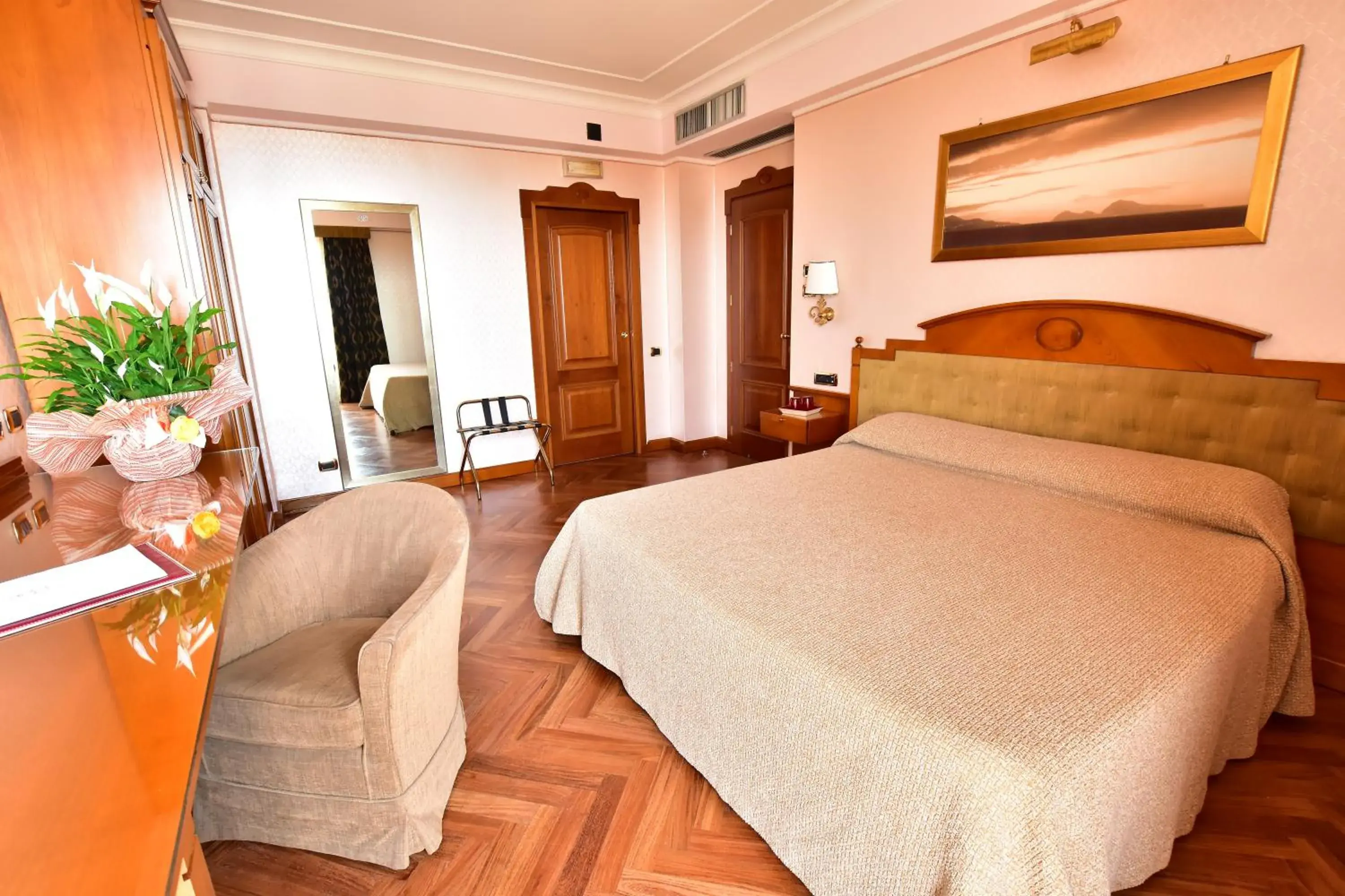 Bed in Palazzo Rosenthal Vesuview Hotel & Resort