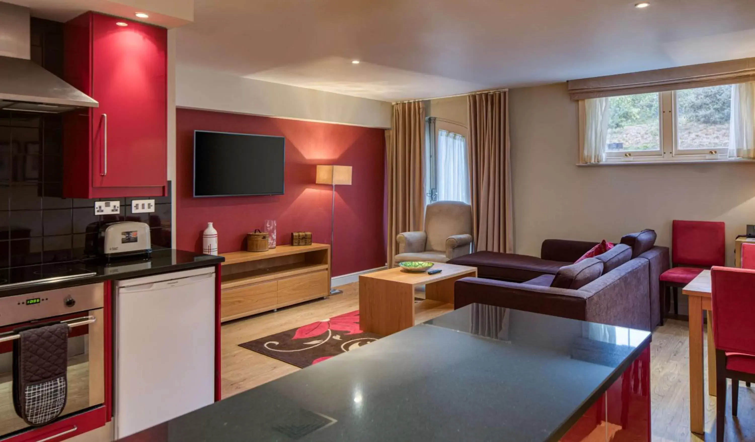 Bedroom, TV/Entertainment Center in The Welcombe Golf & Spa Hotel
