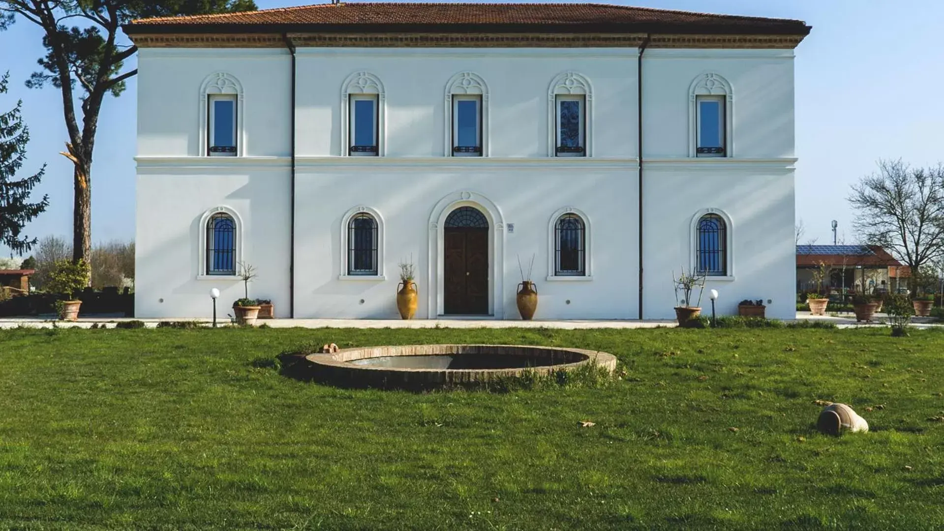 Property Building in Villa Archi
