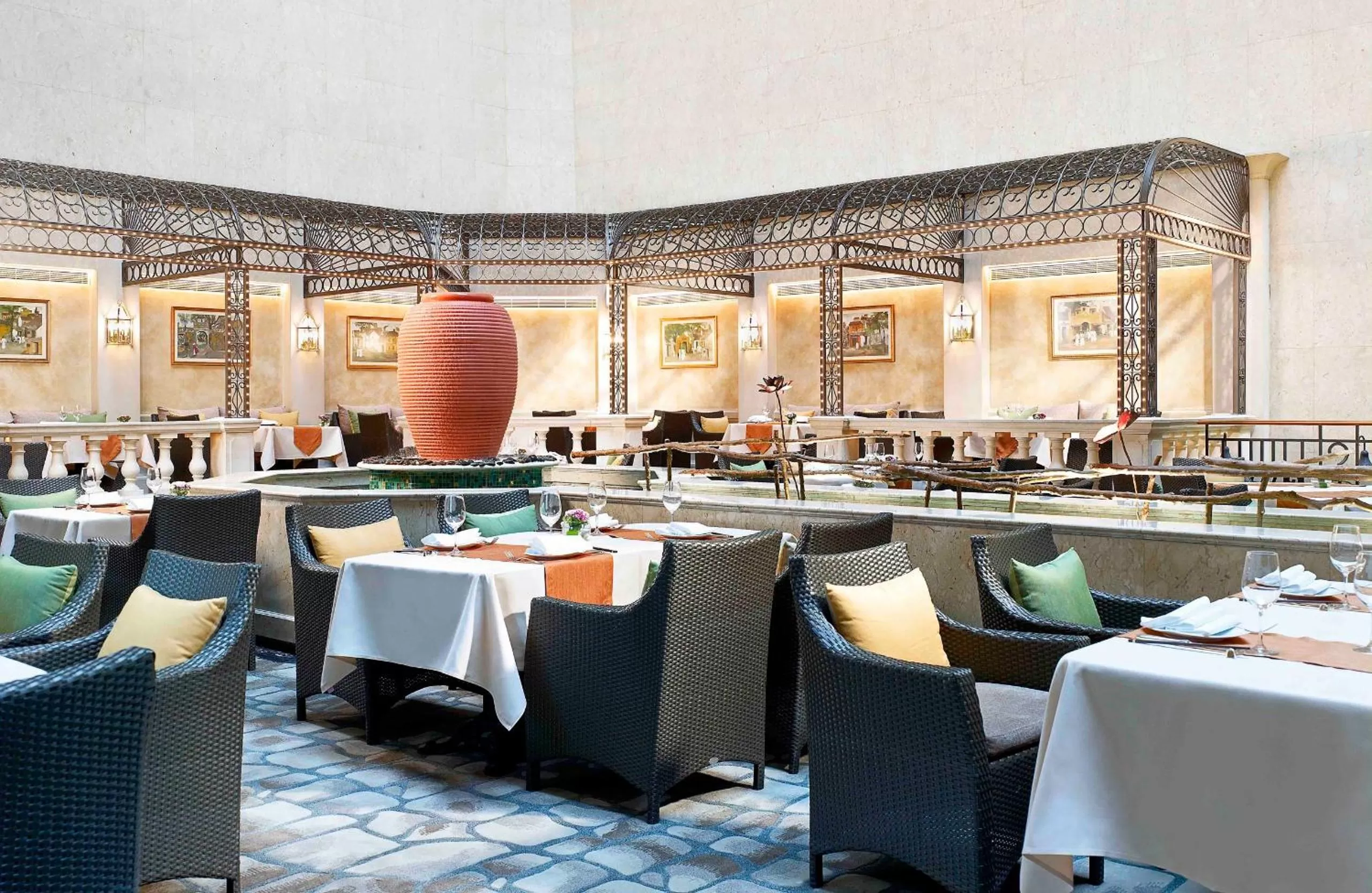 Restaurant/places to eat in The Royal Garden