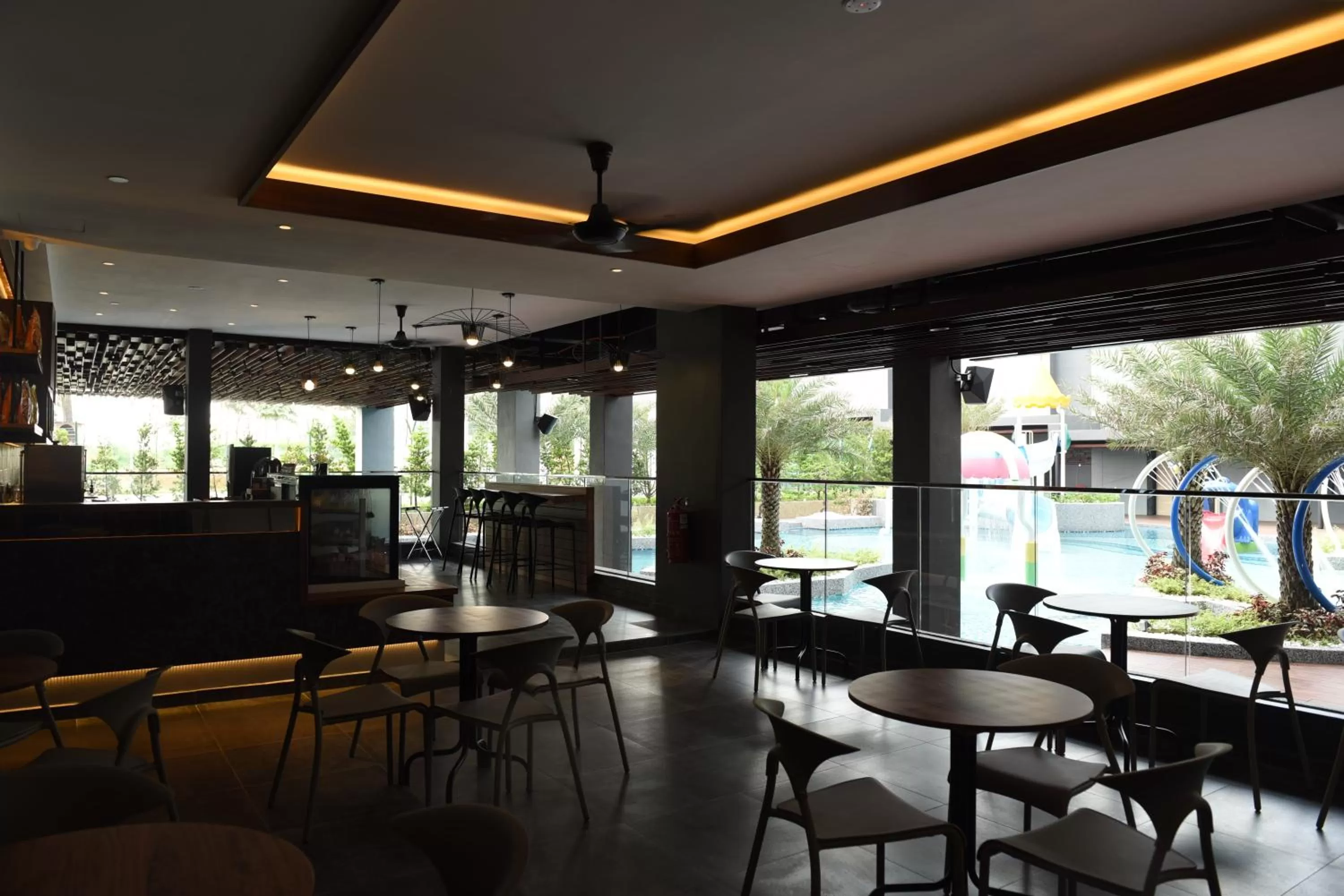 Lounge or bar in Vangohh Eminent Hotel & Spa