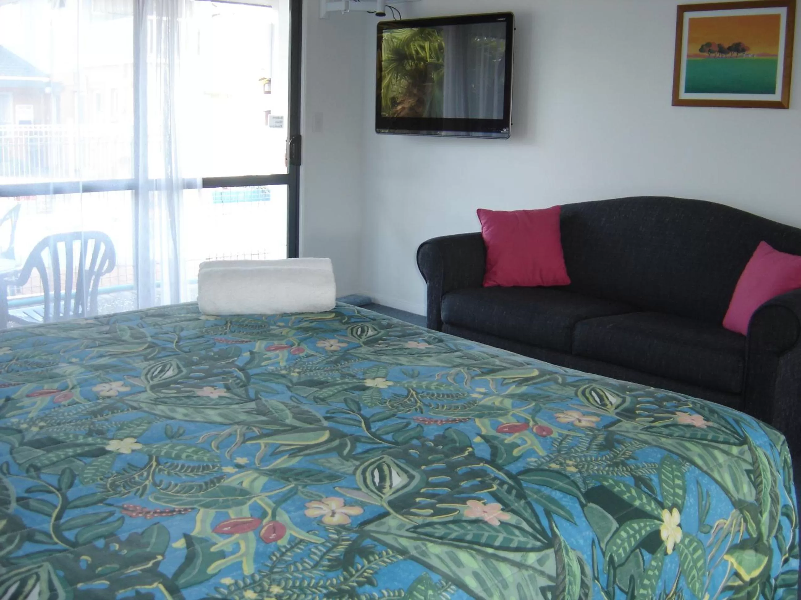 Bed in Mana-Nui Motel